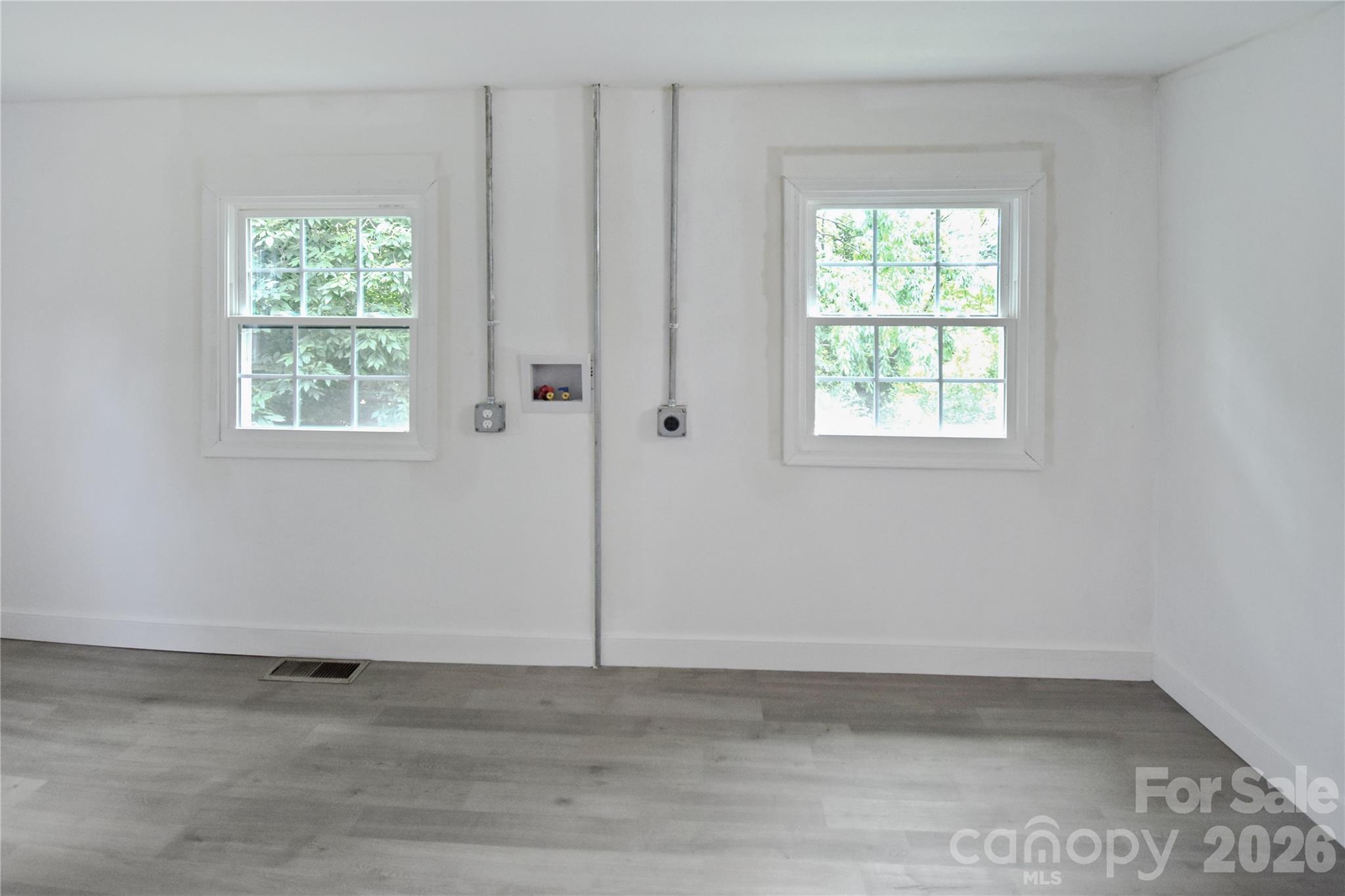 622 Green Street Loop Property Photo 8