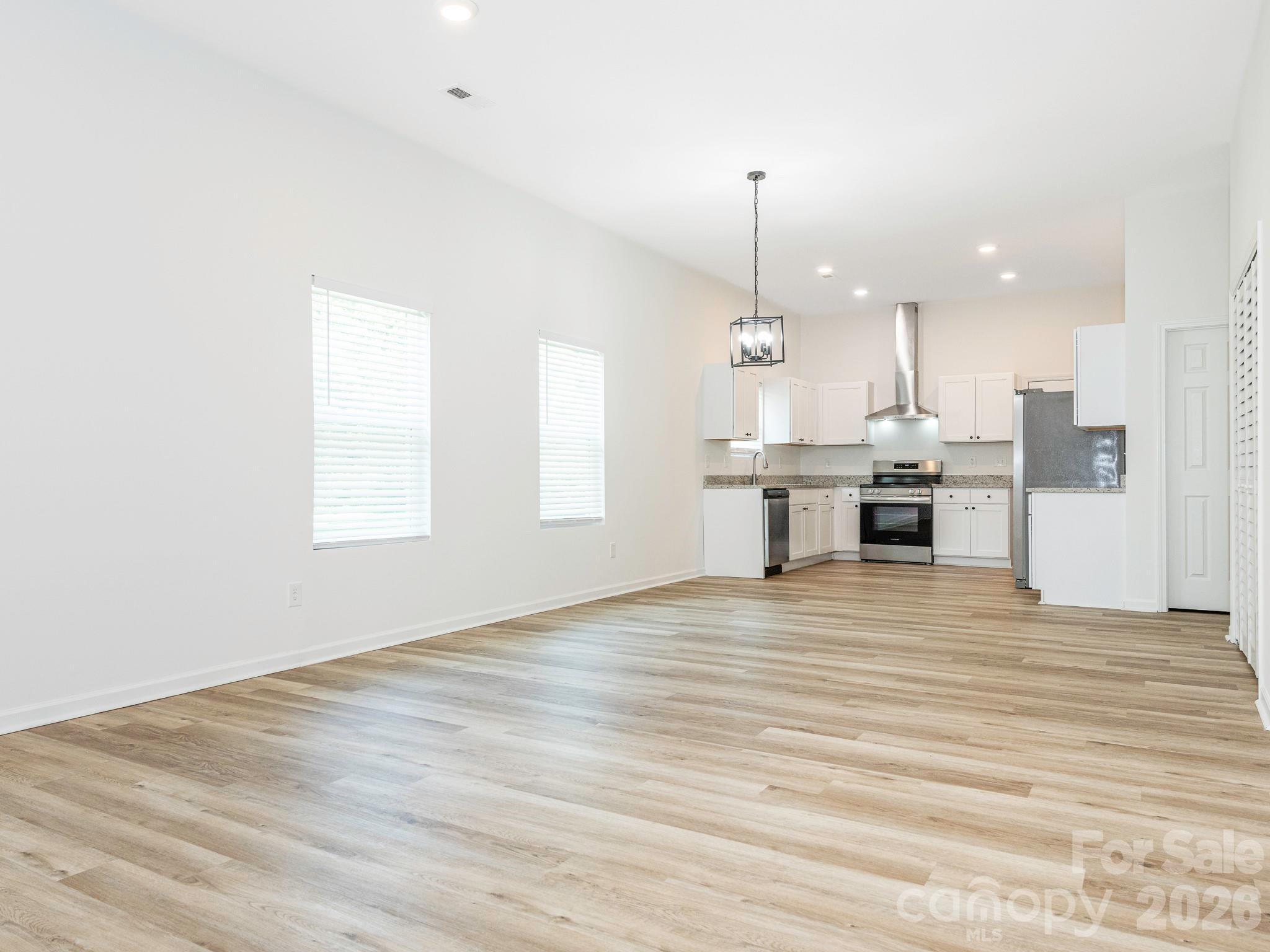 1474 Stroupe Street Property Photo 10