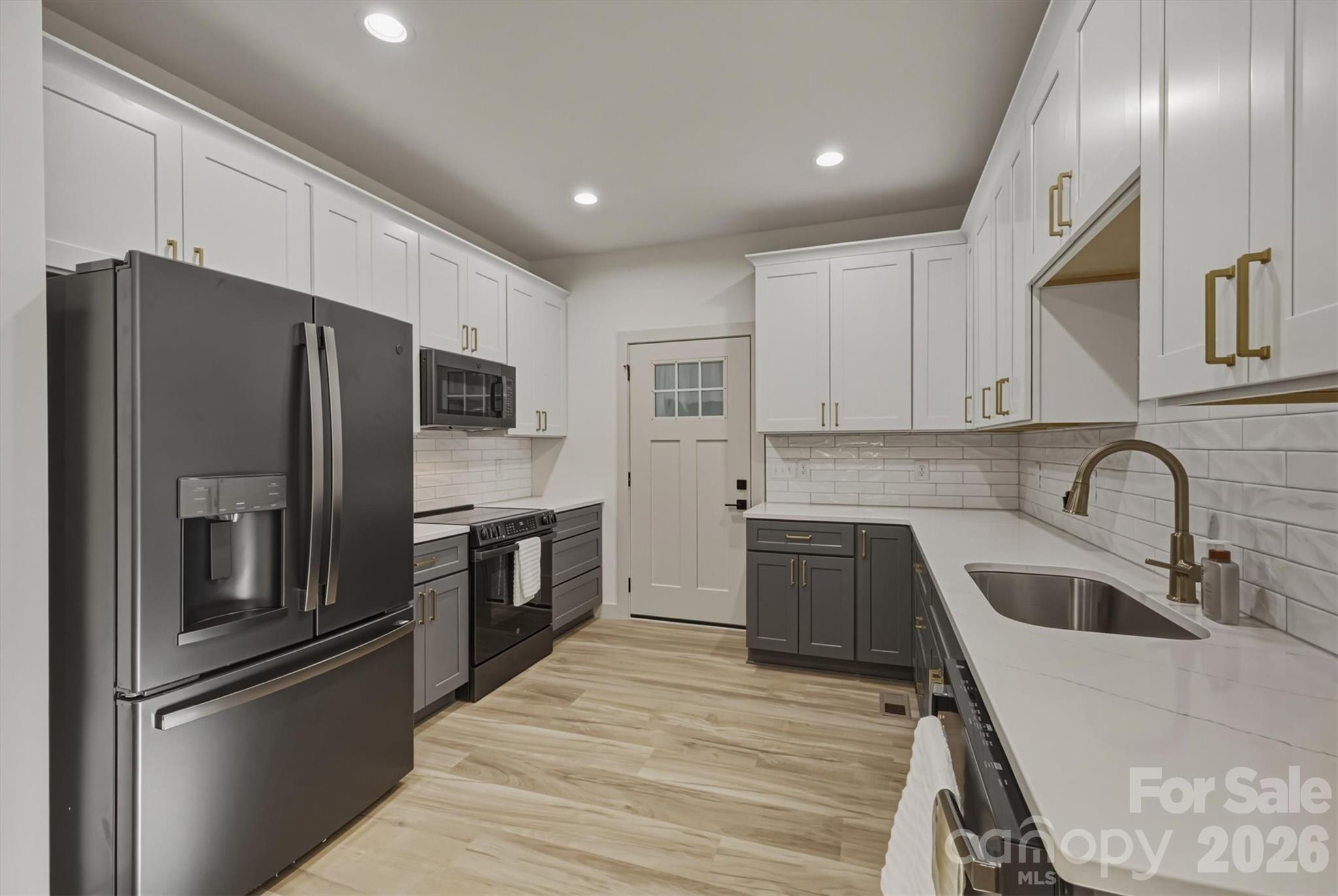 5676 Marblestone Drive Property Photo 7