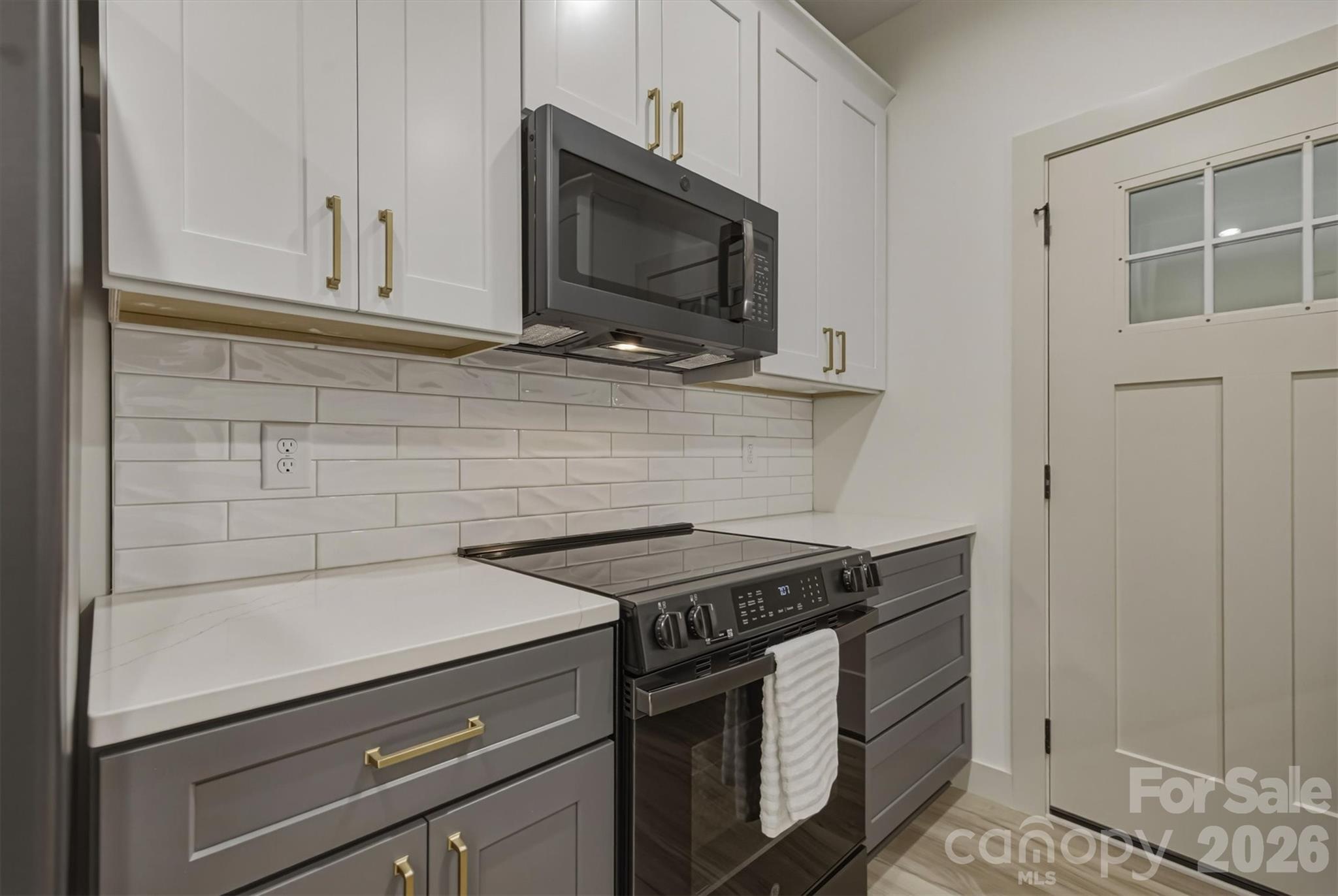5676 Marblestone Drive Property Photo 9