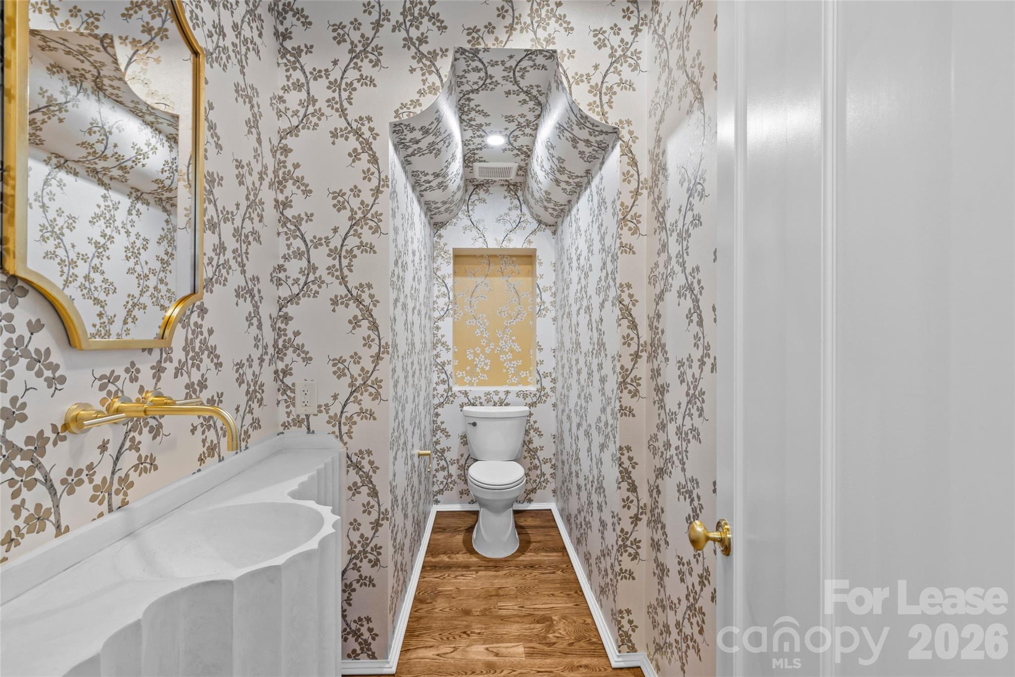 1172 Queens Road 8 Property Photo 8