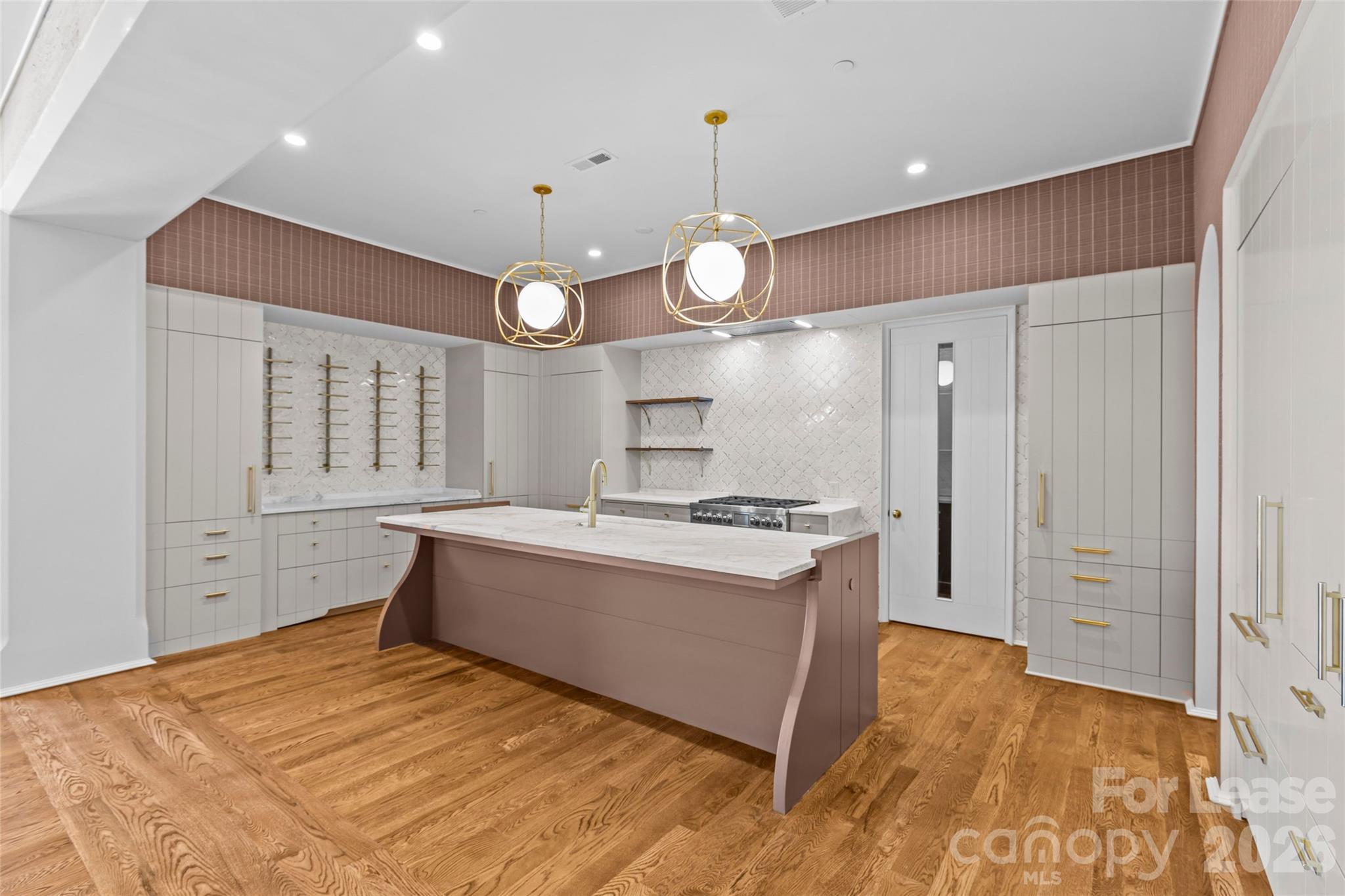 1172 Queens Road 8 Property Photo 10