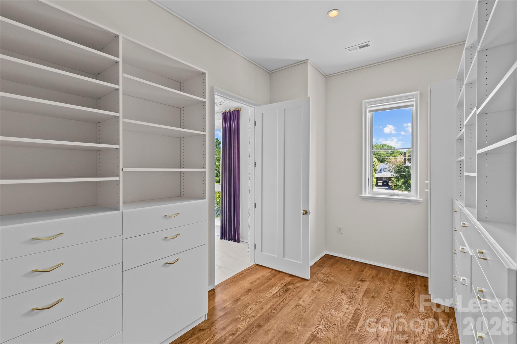 1172 Queens Road 8 Property Photo 29