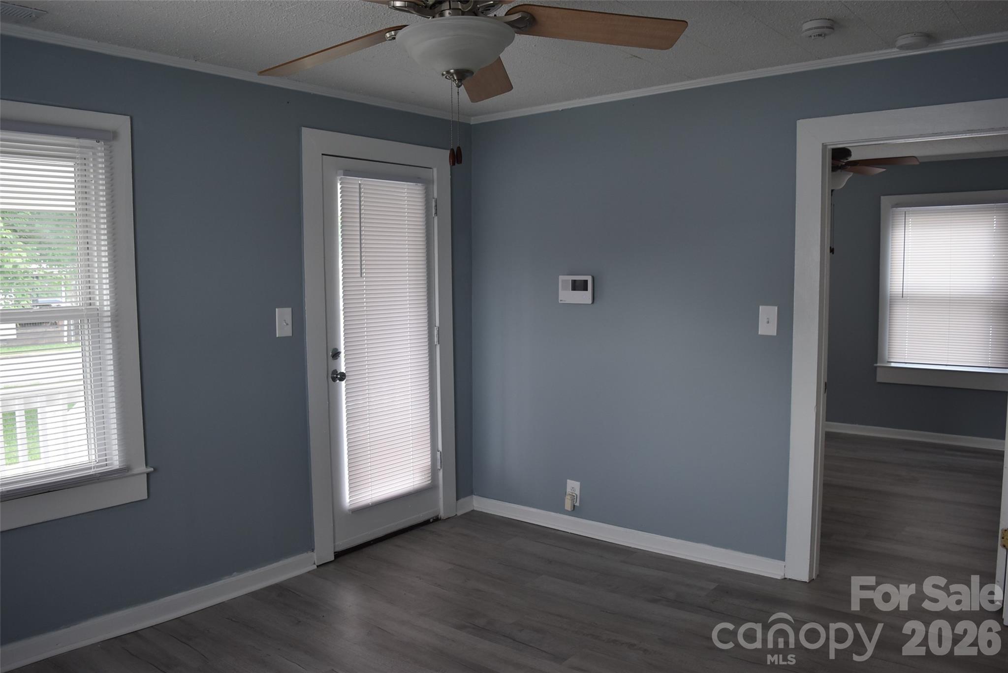 2825 Long Avenue Property Photo 3