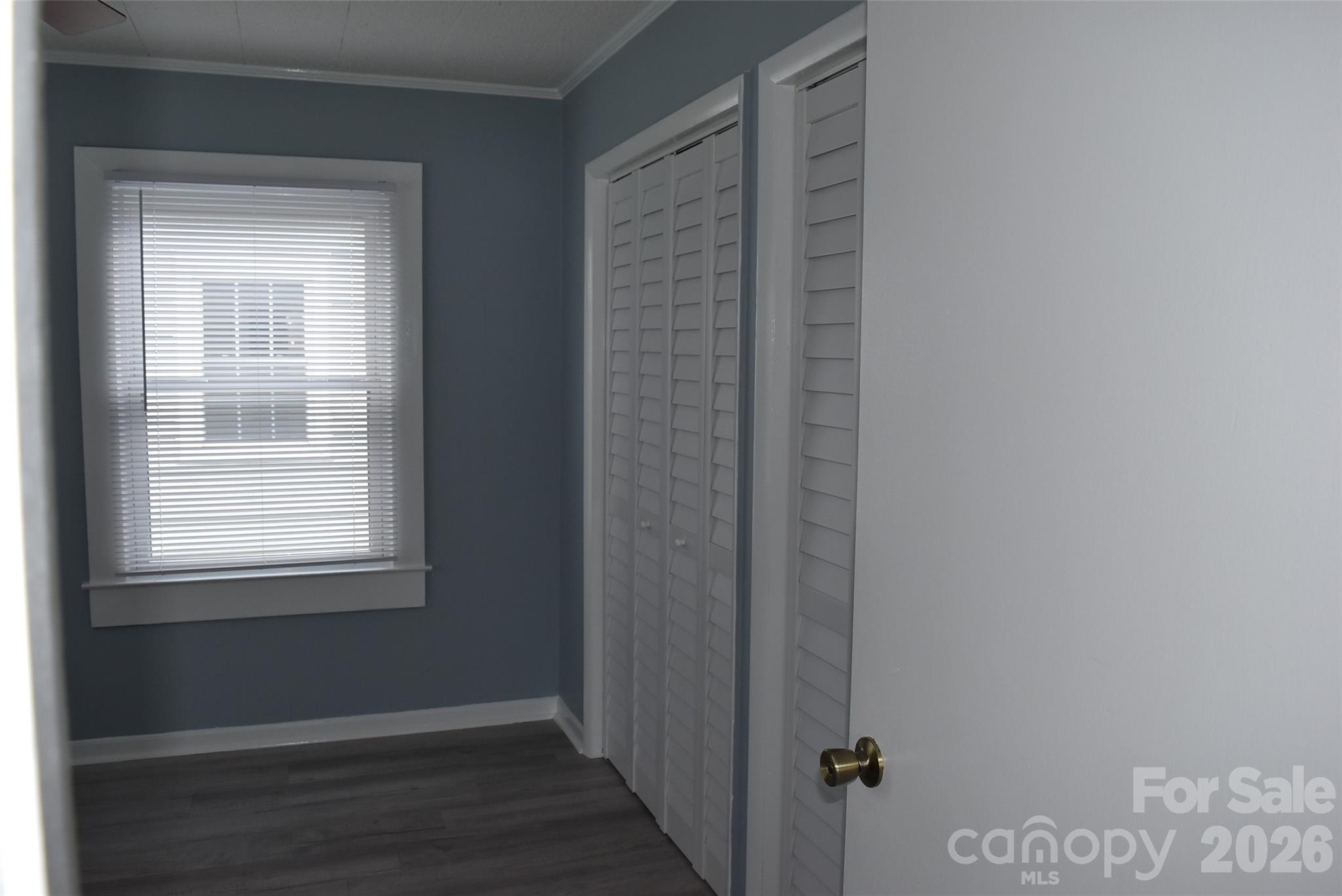 2825 Long Avenue Property Photo 5