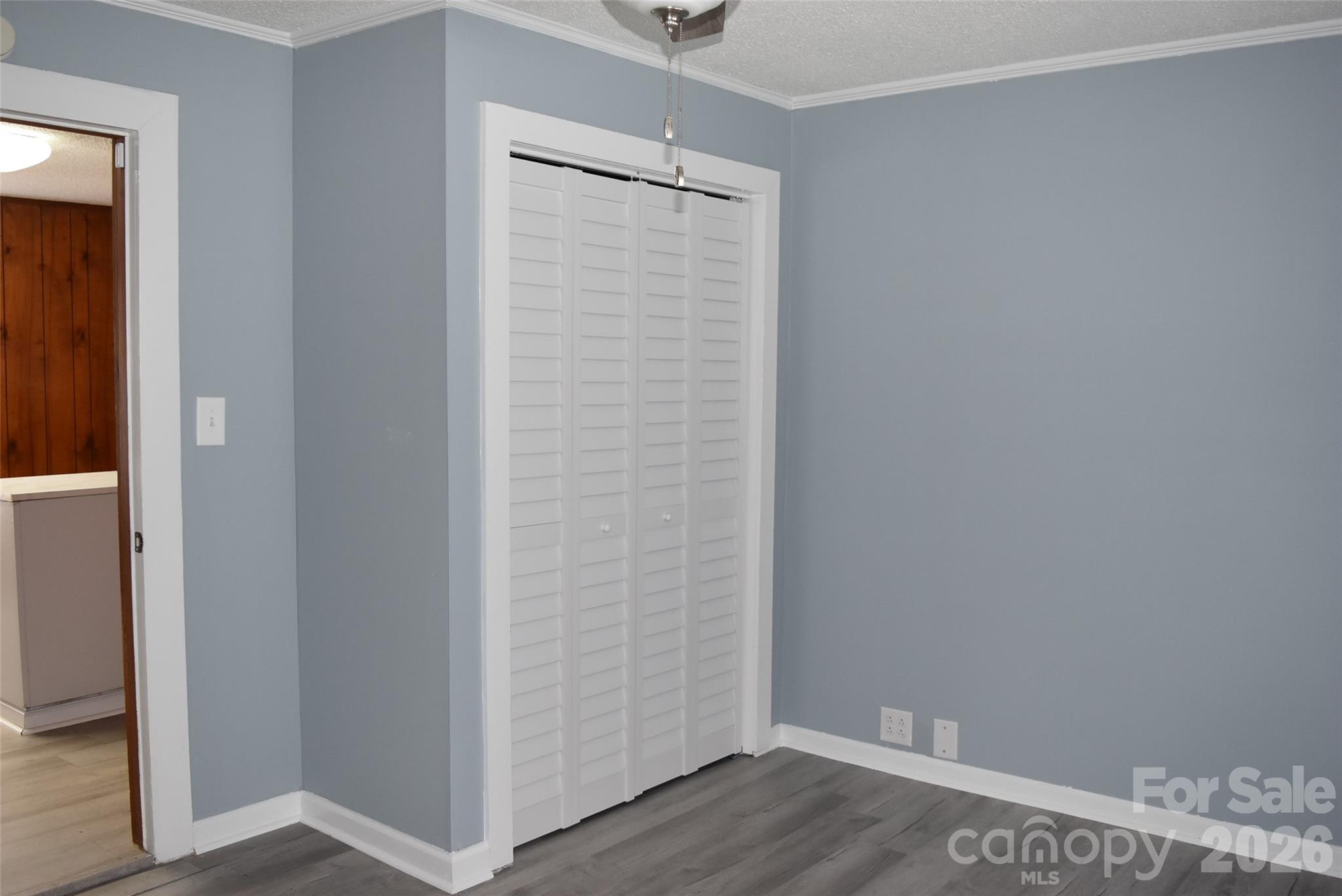 2825 Long Avenue Property Photo 6
