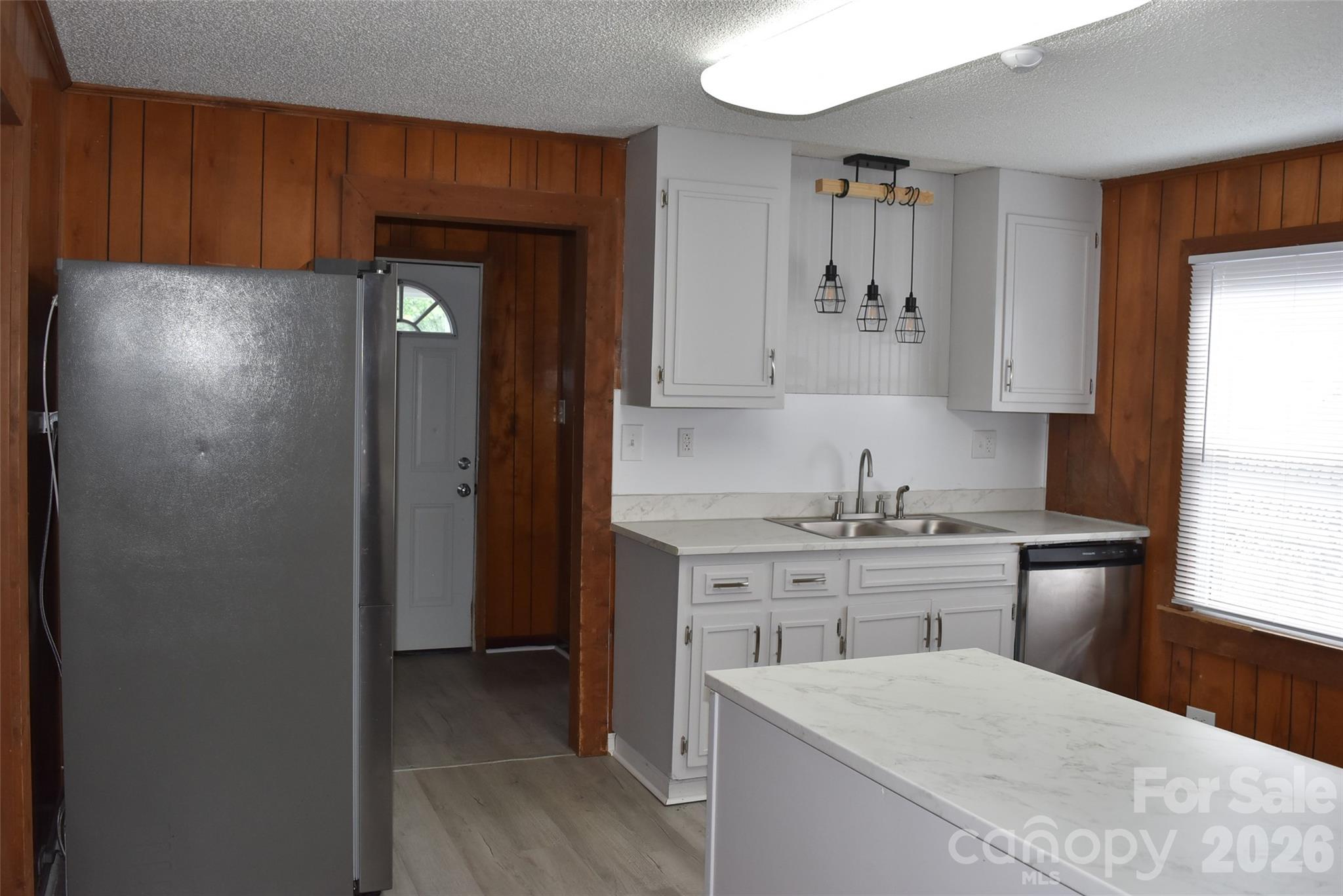 2825 Long Avenue Property Photo 8