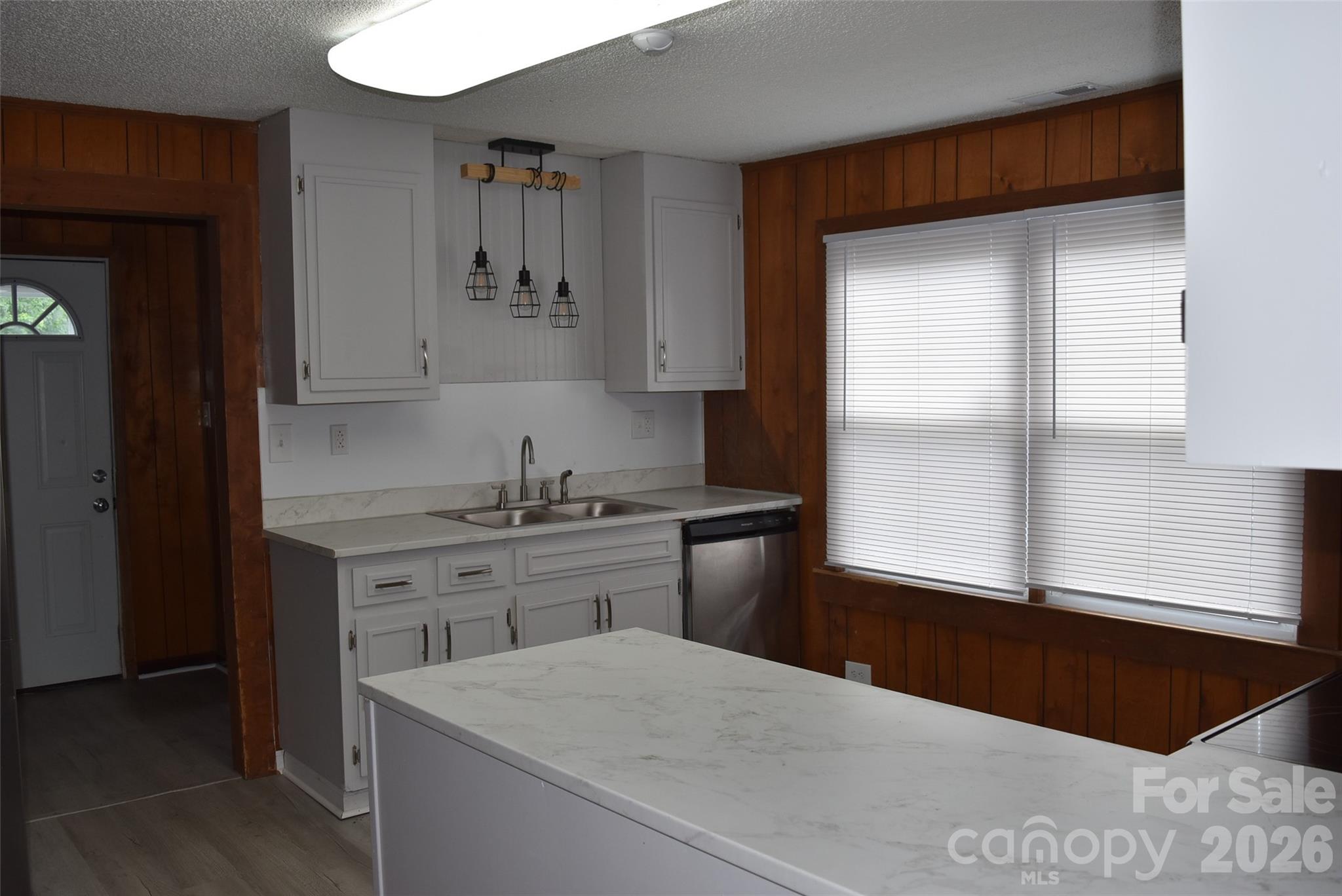 2825 Long Avenue Property Photo 9