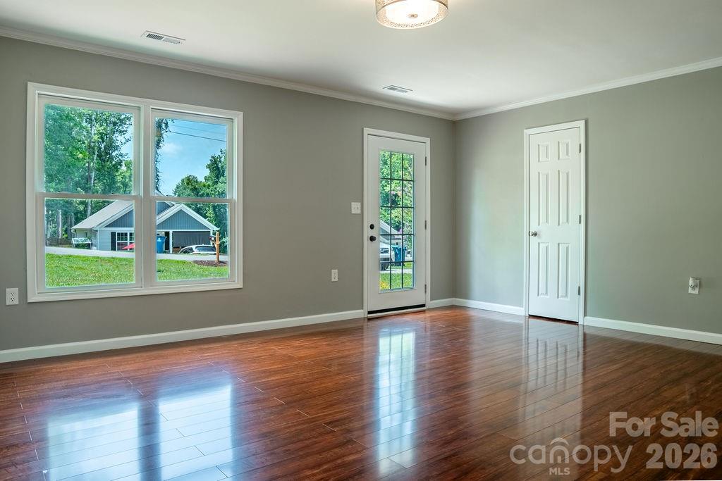 138 Oak Hill Drive Property Photo 2