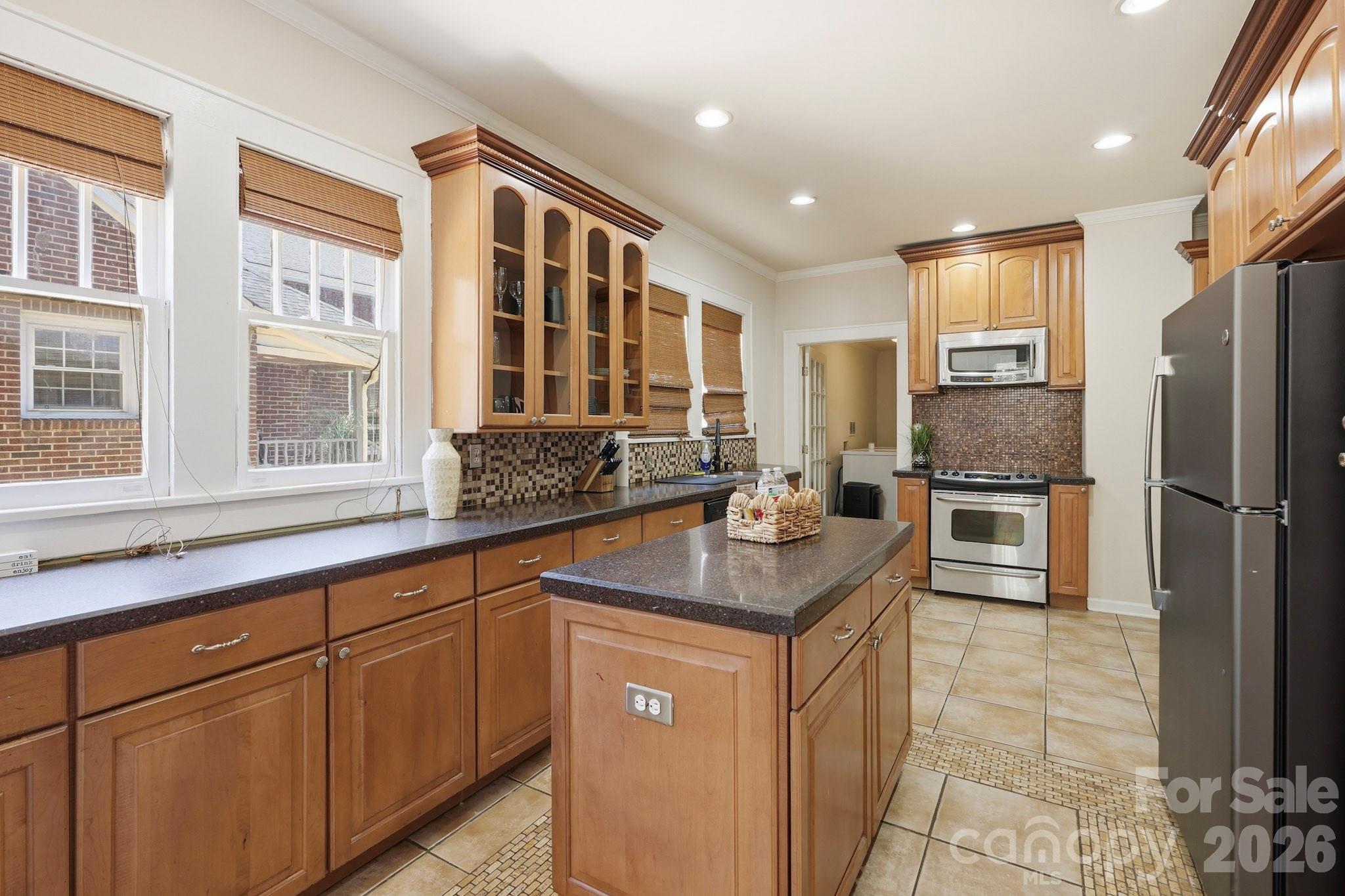 209 Grandin Road Property Photo 4