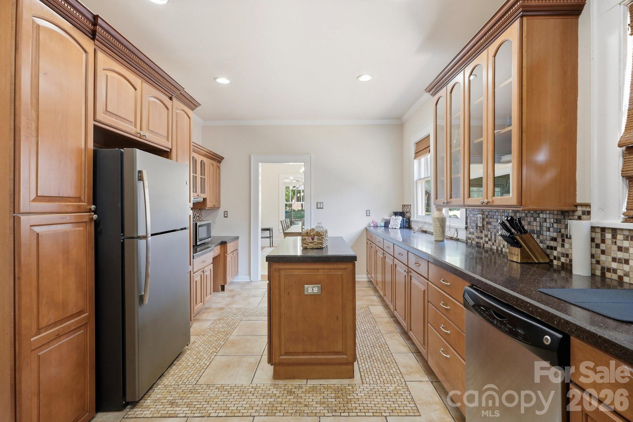 209 Grandin Road Property Photo 6
