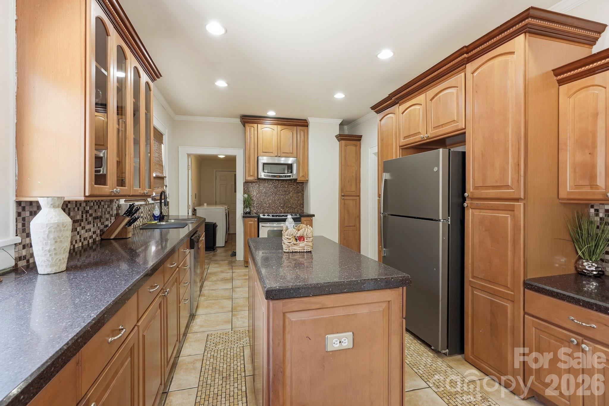 209 Grandin Road Property Photo 7