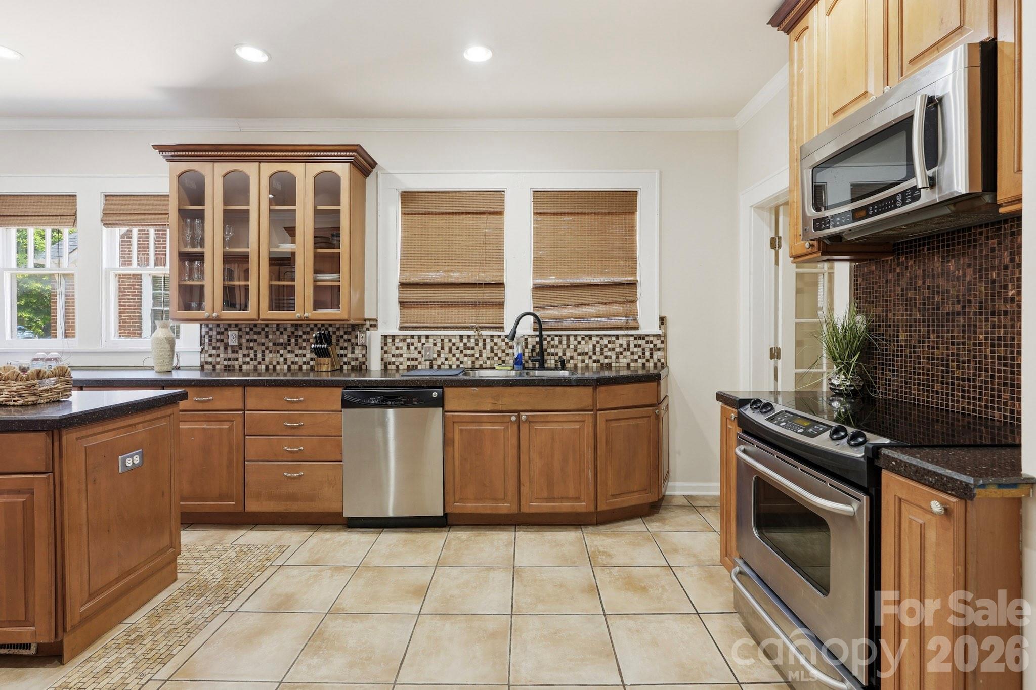 209 Grandin Road Property Photo 9