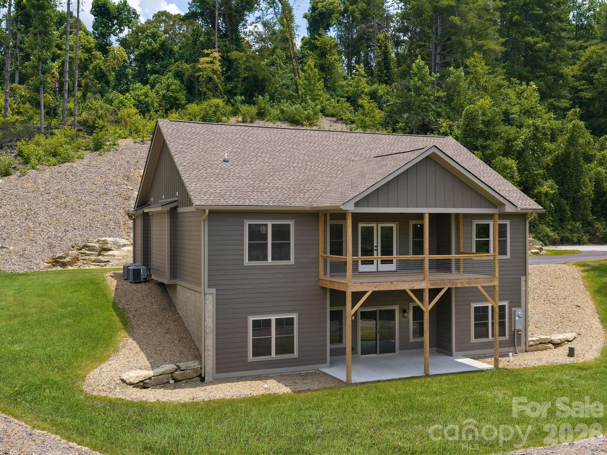 105 Sheila Wynne Drive Property Photo 2