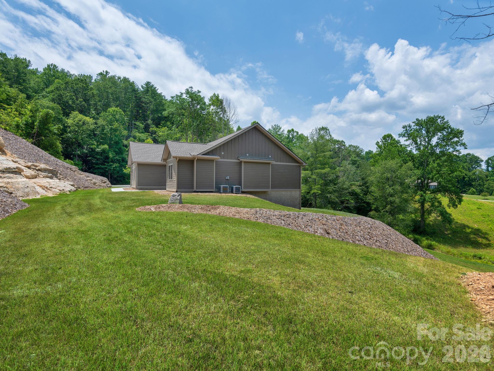 105 Sheila Wynne Drive Property Photo 3