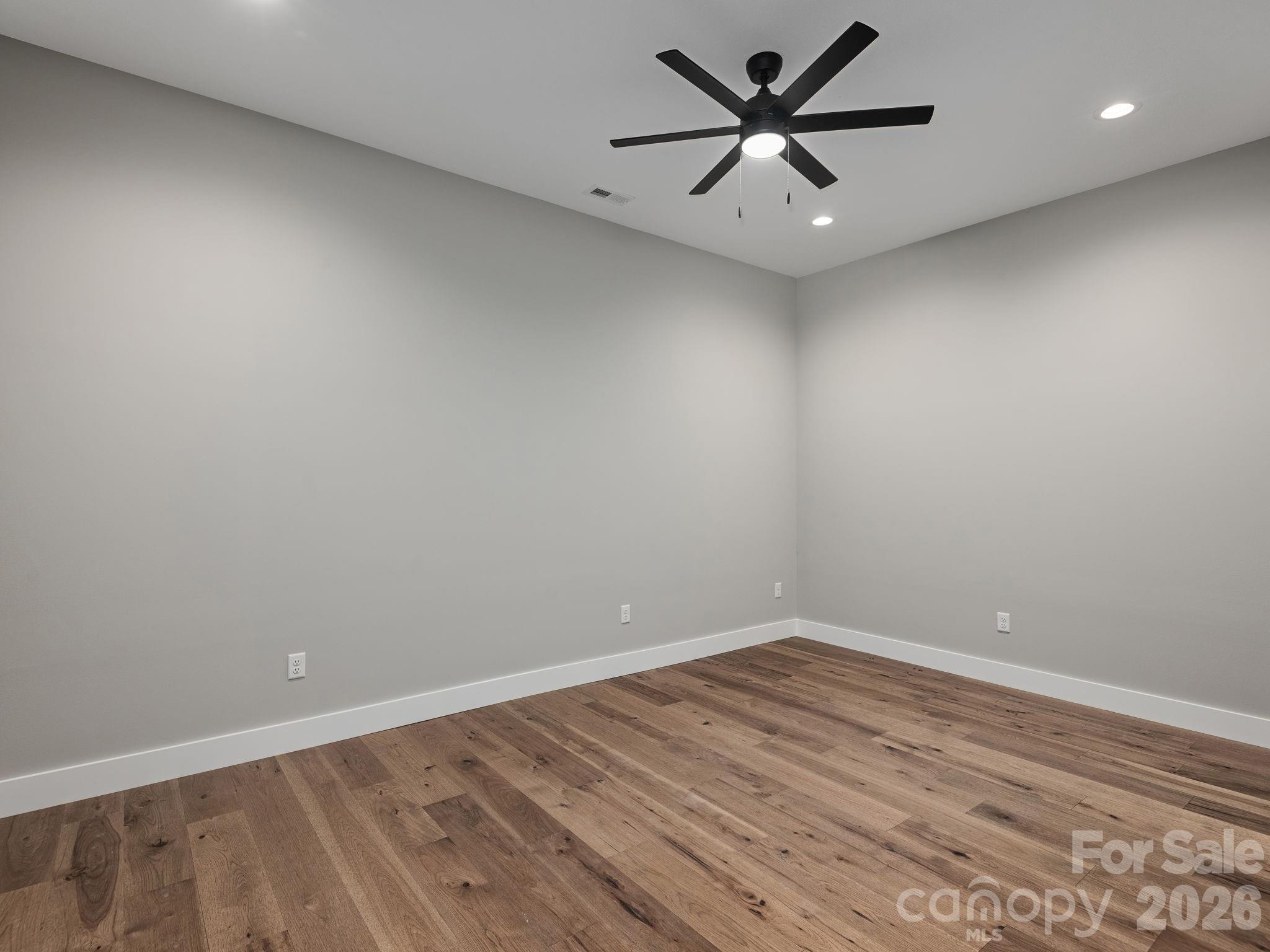 105 Sheila Wynne Drive Property Photo 32