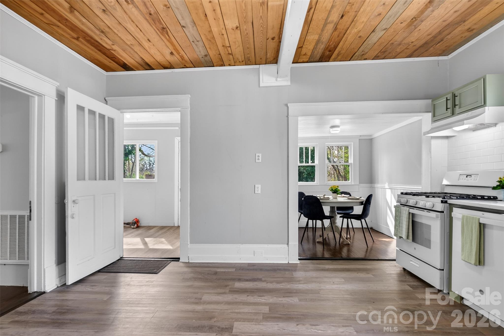 610 Westside Drive Property Photo 15