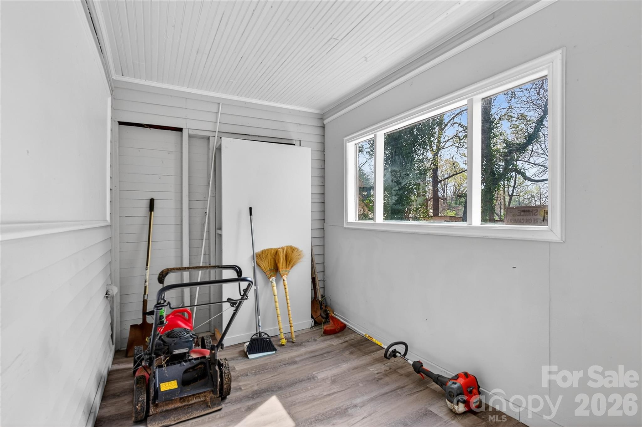 610 Westside Drive Property Photo 17