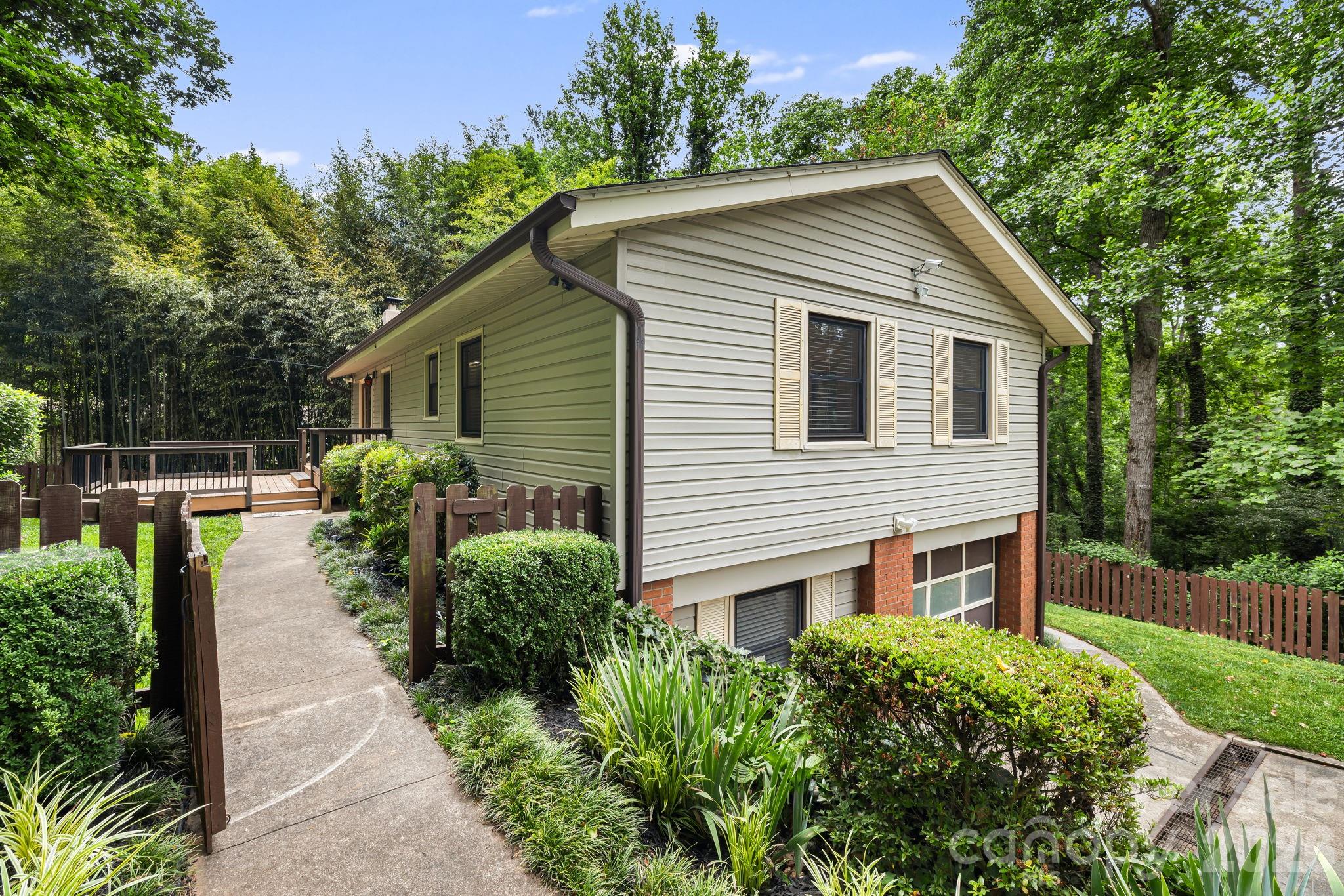10 Botany View Court Property Photo 6