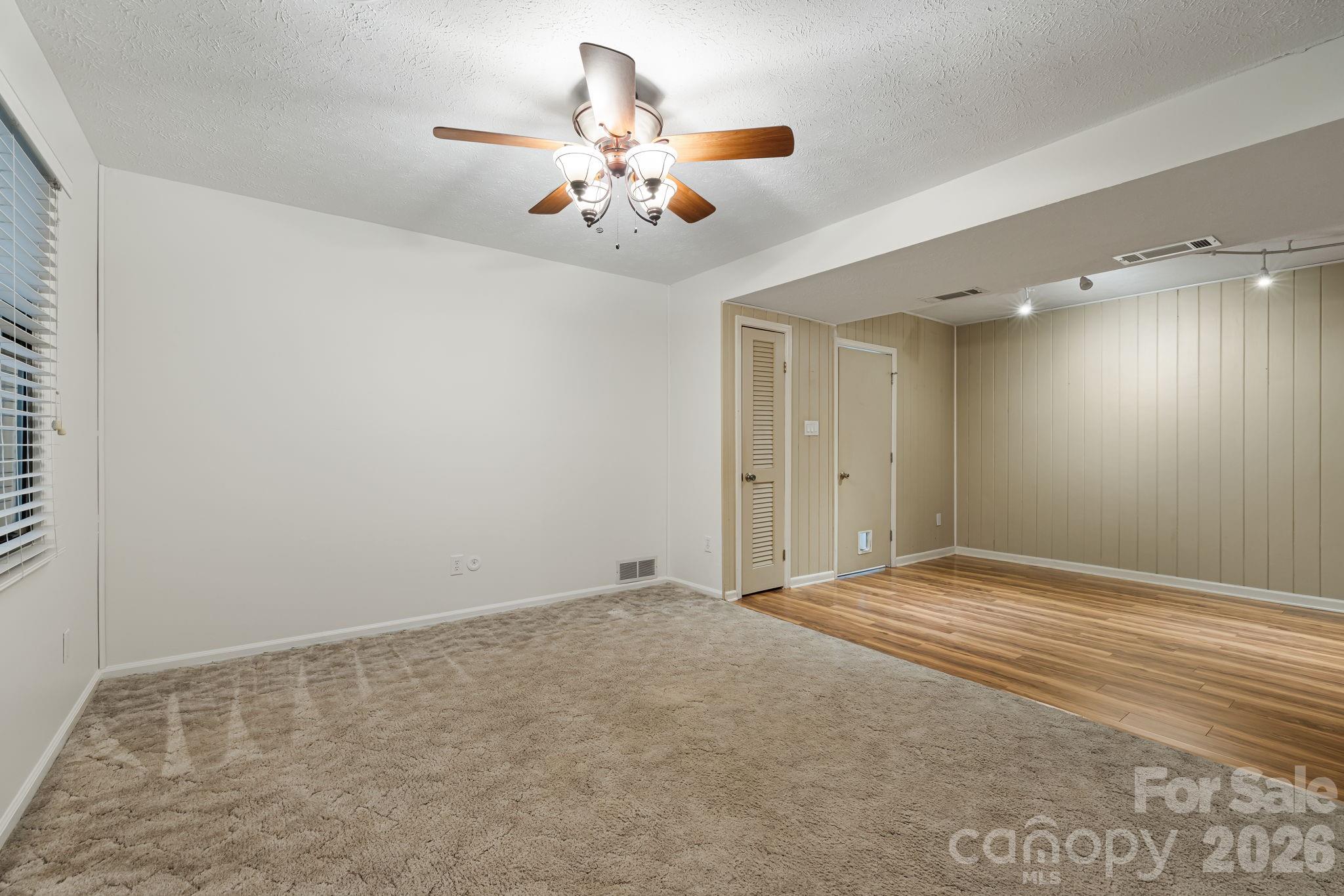 10 Botany View Court Property Photo 33