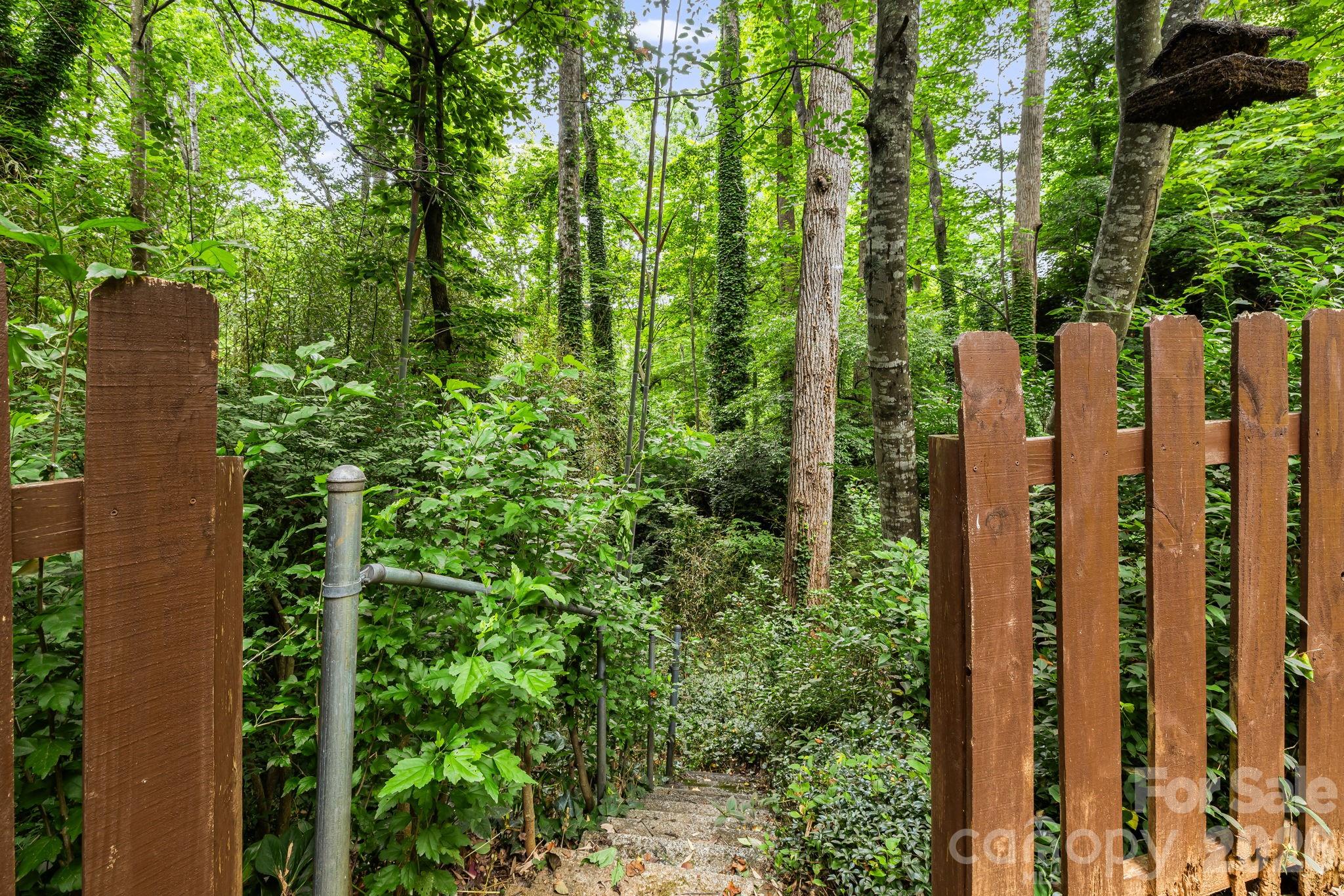 10 Botany View Court Property Photo 43