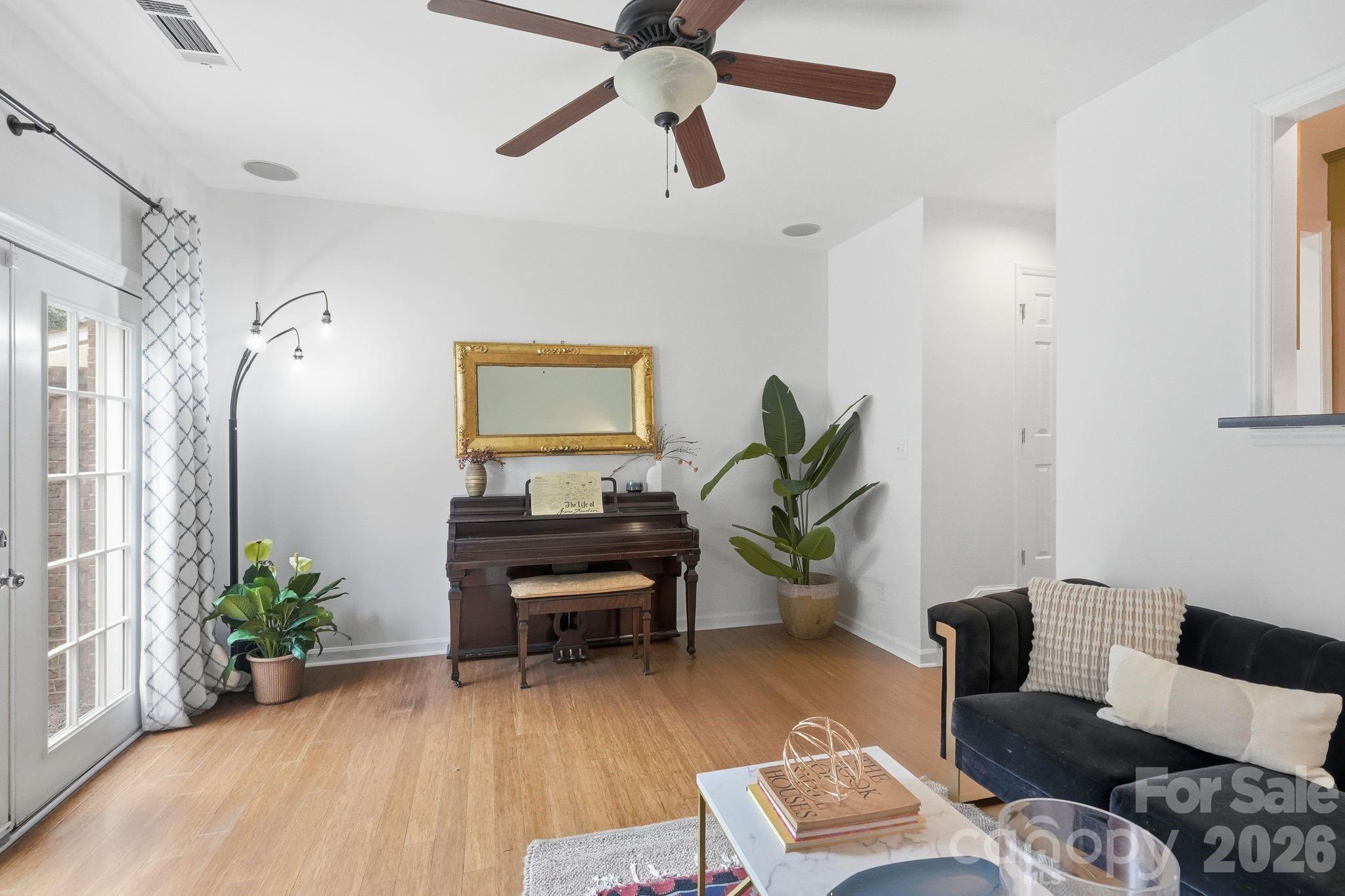 510 N Poplar Street C Property Photo 9