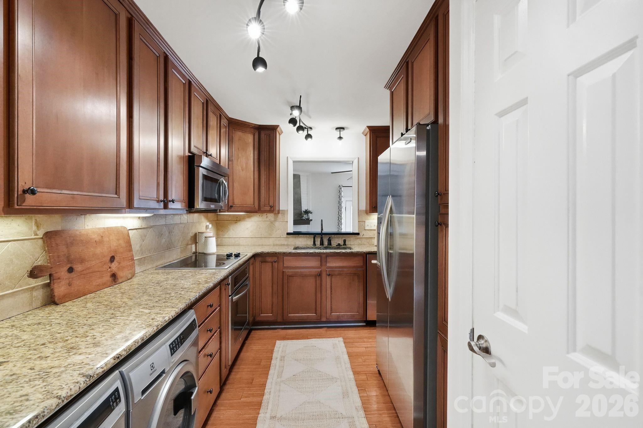 510 N Poplar Street C Property Photo 12