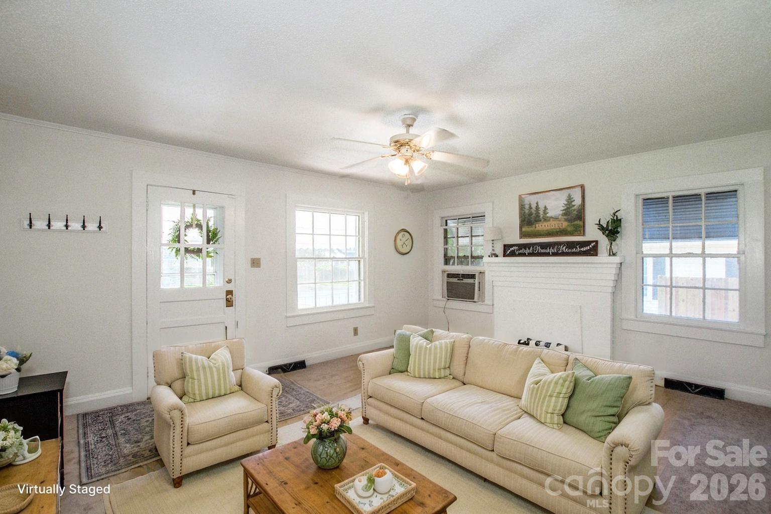 229 E Mcneely Avenue Property Photo 6