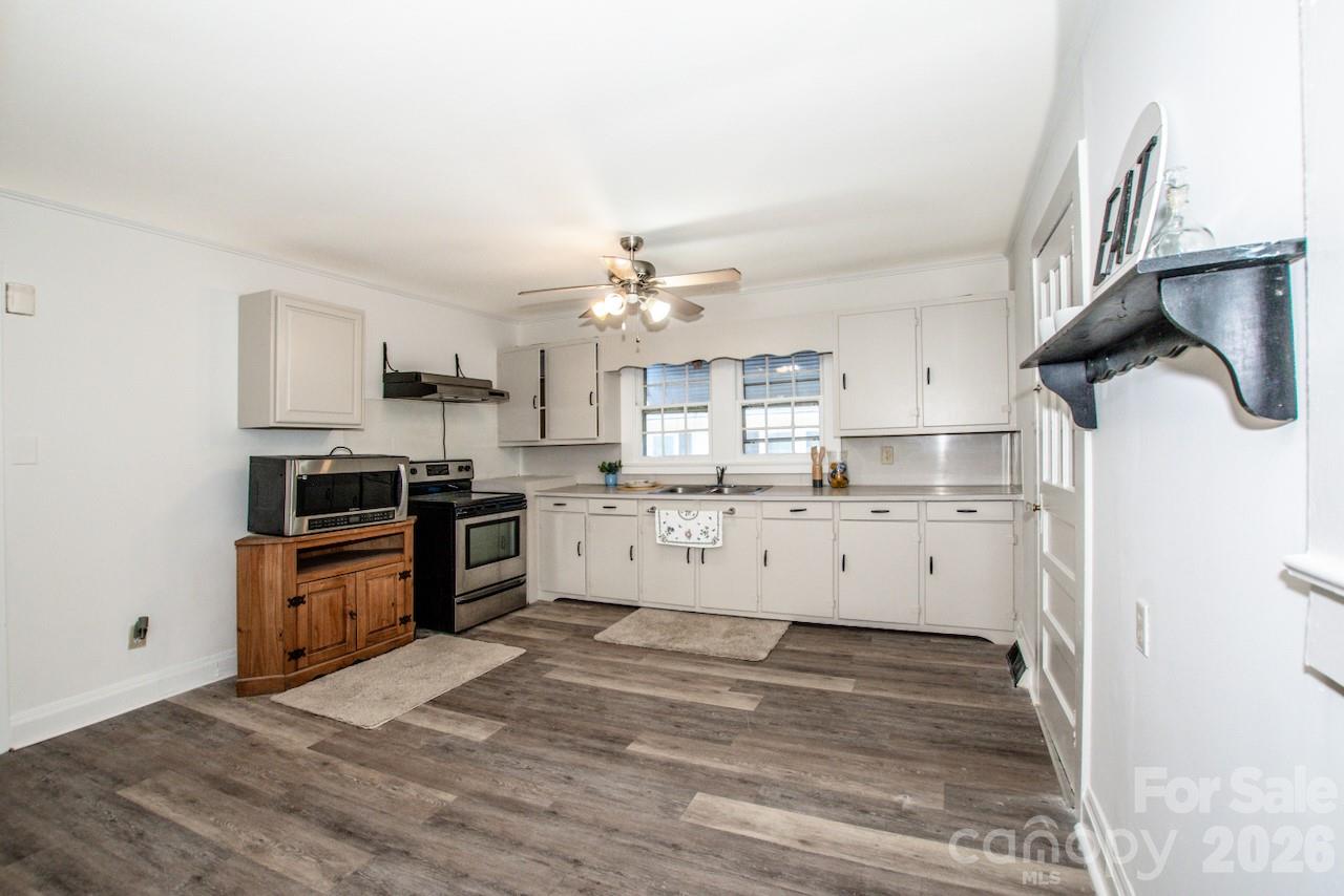 229 E Mcneely Avenue Property Photo 14