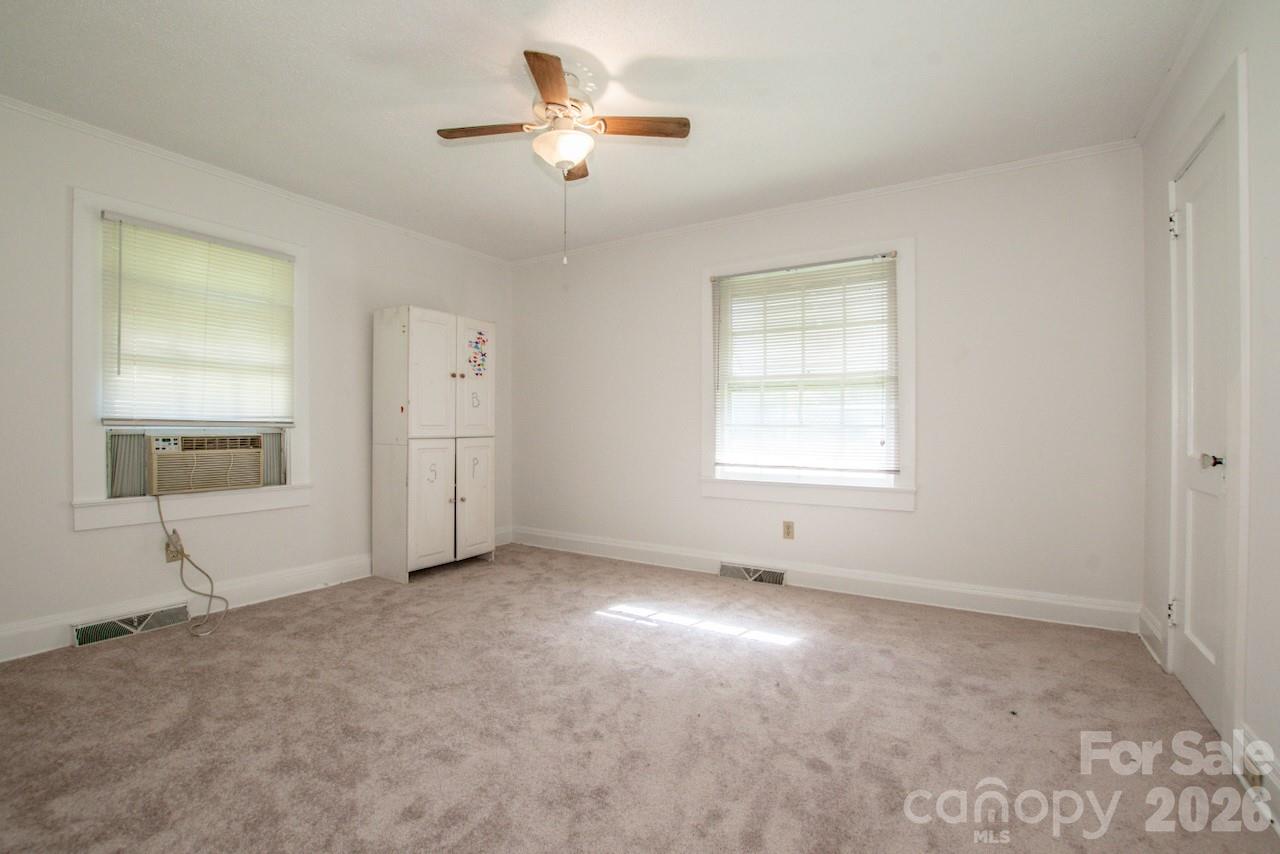 229 E Mcneely Avenue Property Photo 26