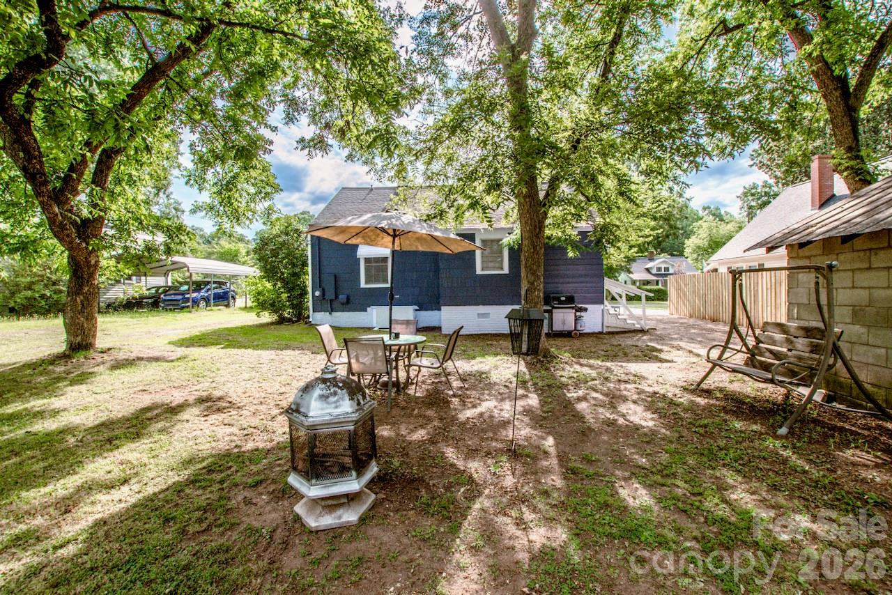 229 E Mcneely Avenue Property Photo 32
