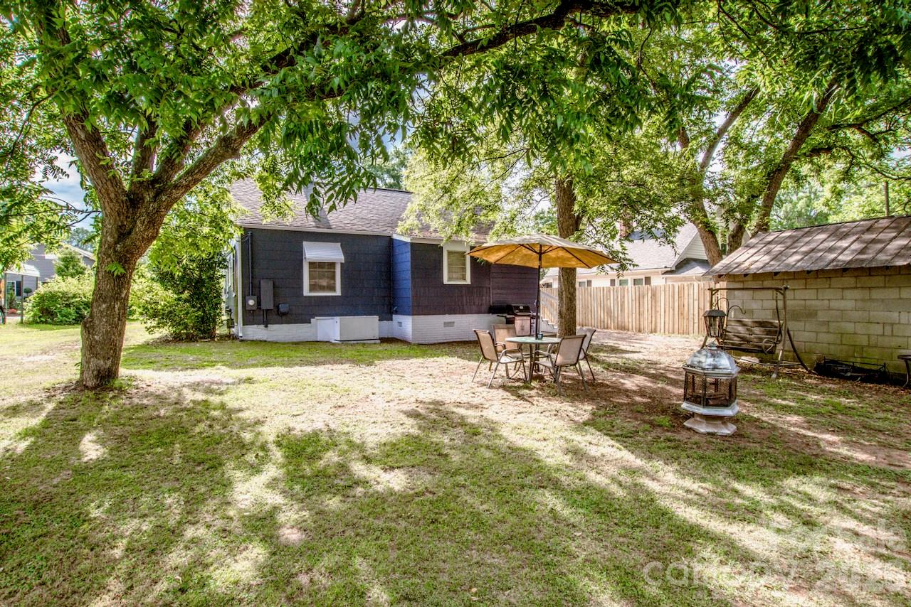 229 E Mcneely Avenue Property Photo 33