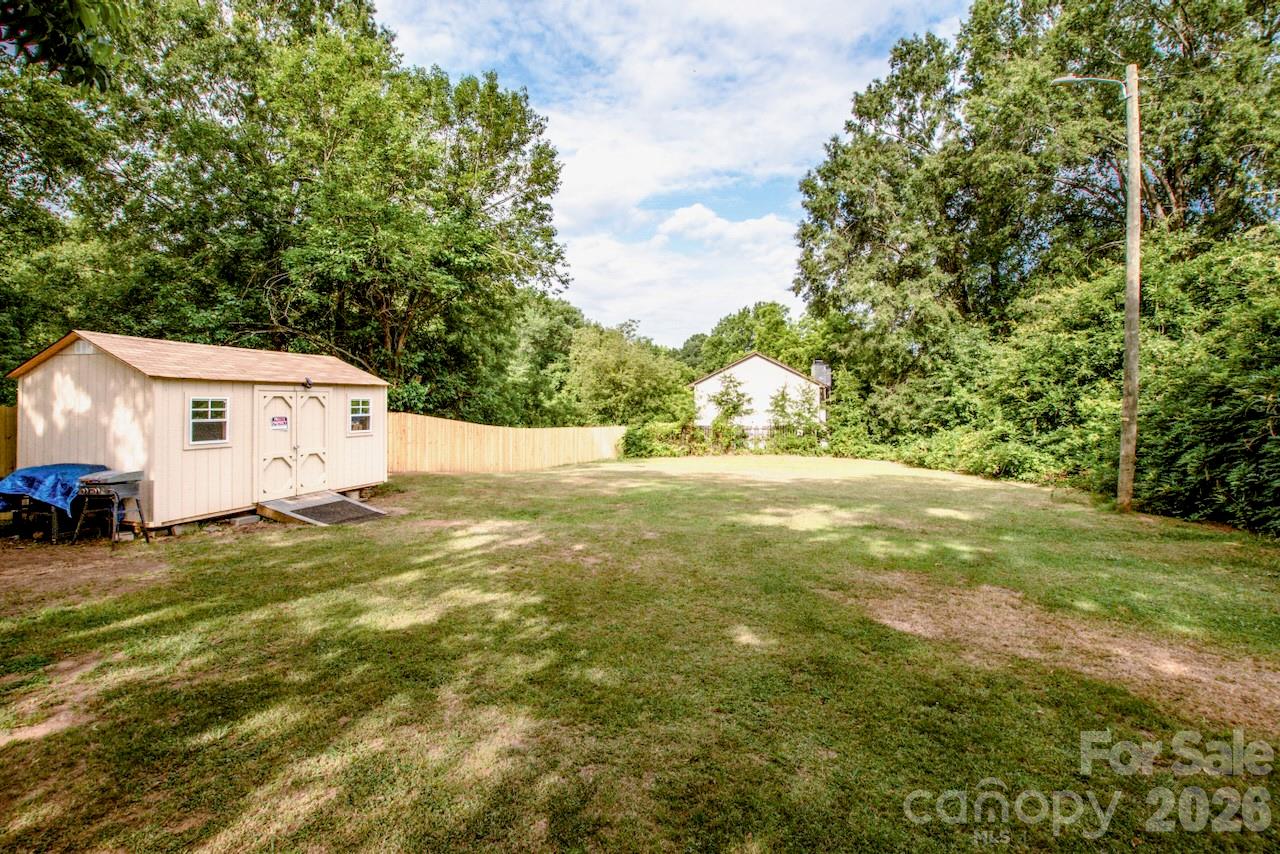 229 E Mcneely Avenue Property Photo 35