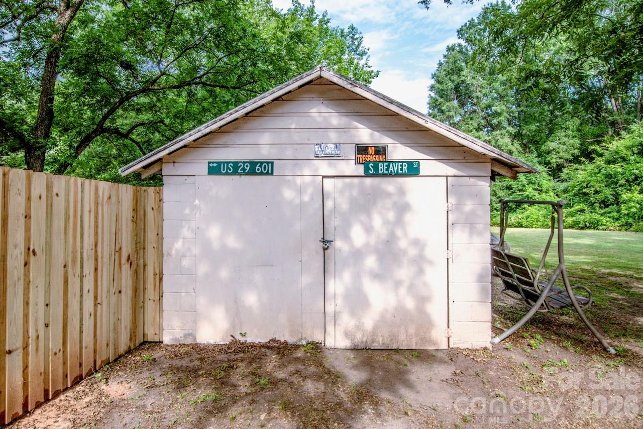229 E Mcneely Avenue Property Photo 38