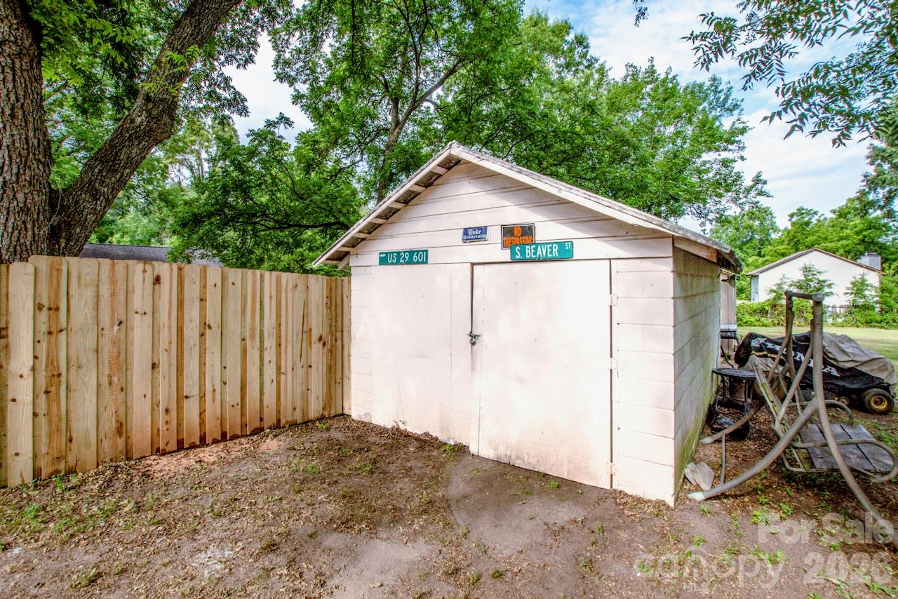229 E Mcneely Avenue Property Photo 39