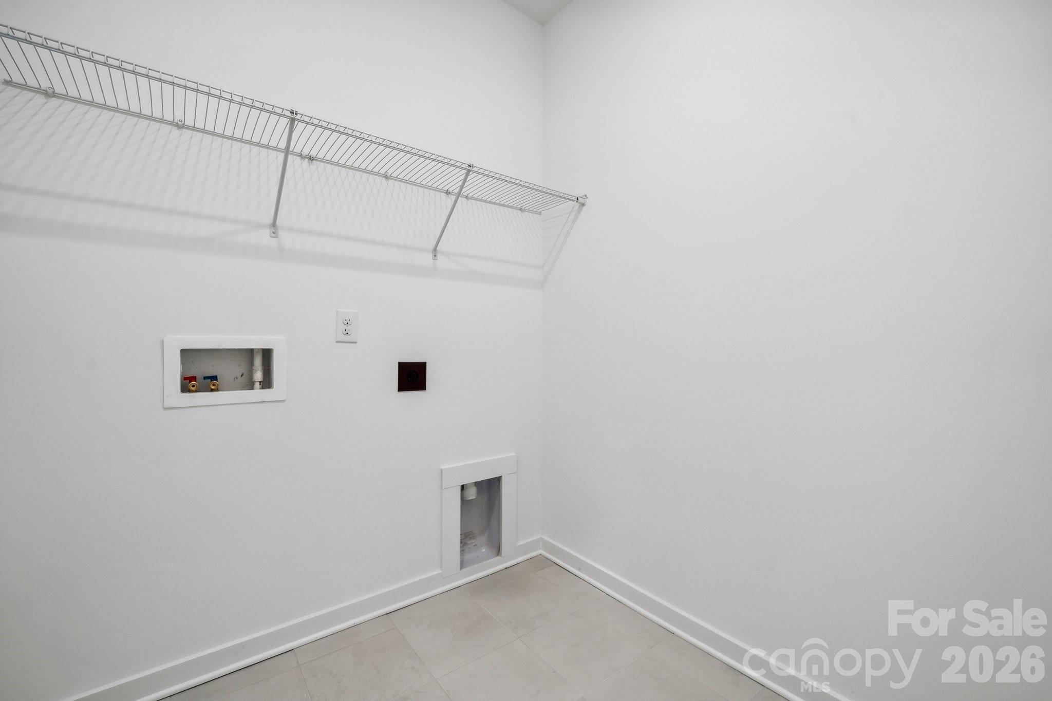 365 Ladue Lane Property Photo 10