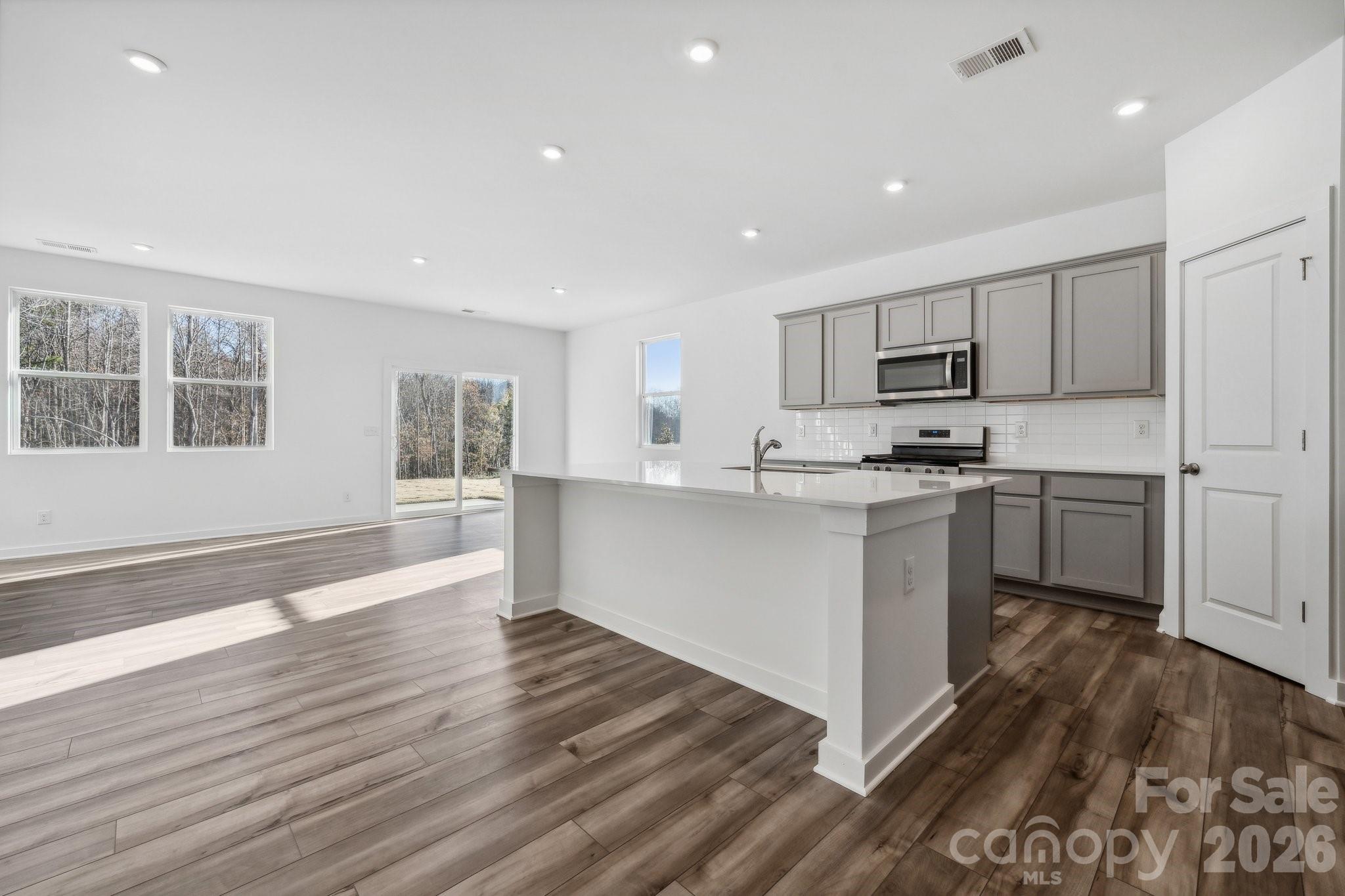 365 Ladue Lane Property Photo 12