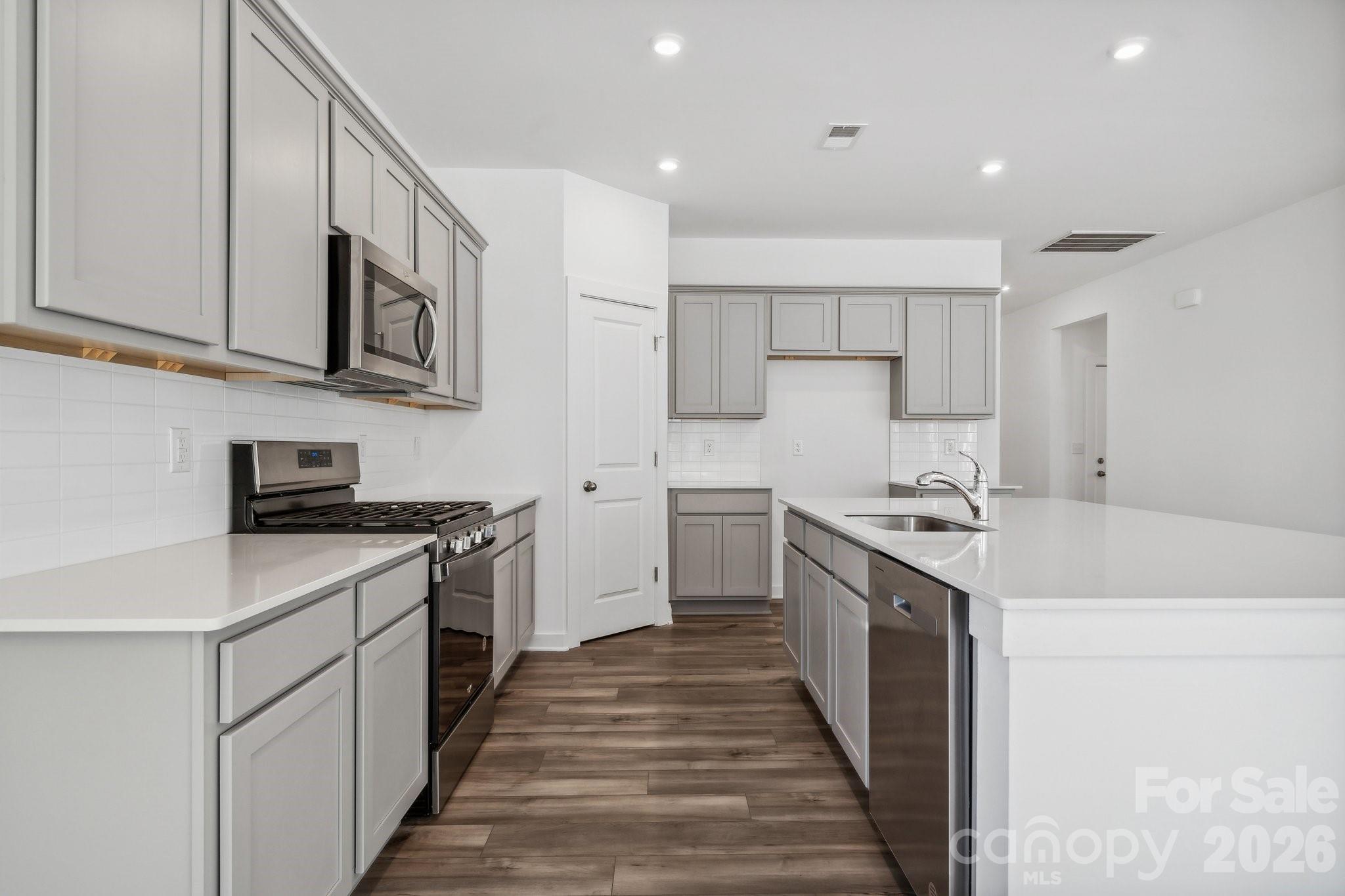 365 Ladue Lane Property Photo 14