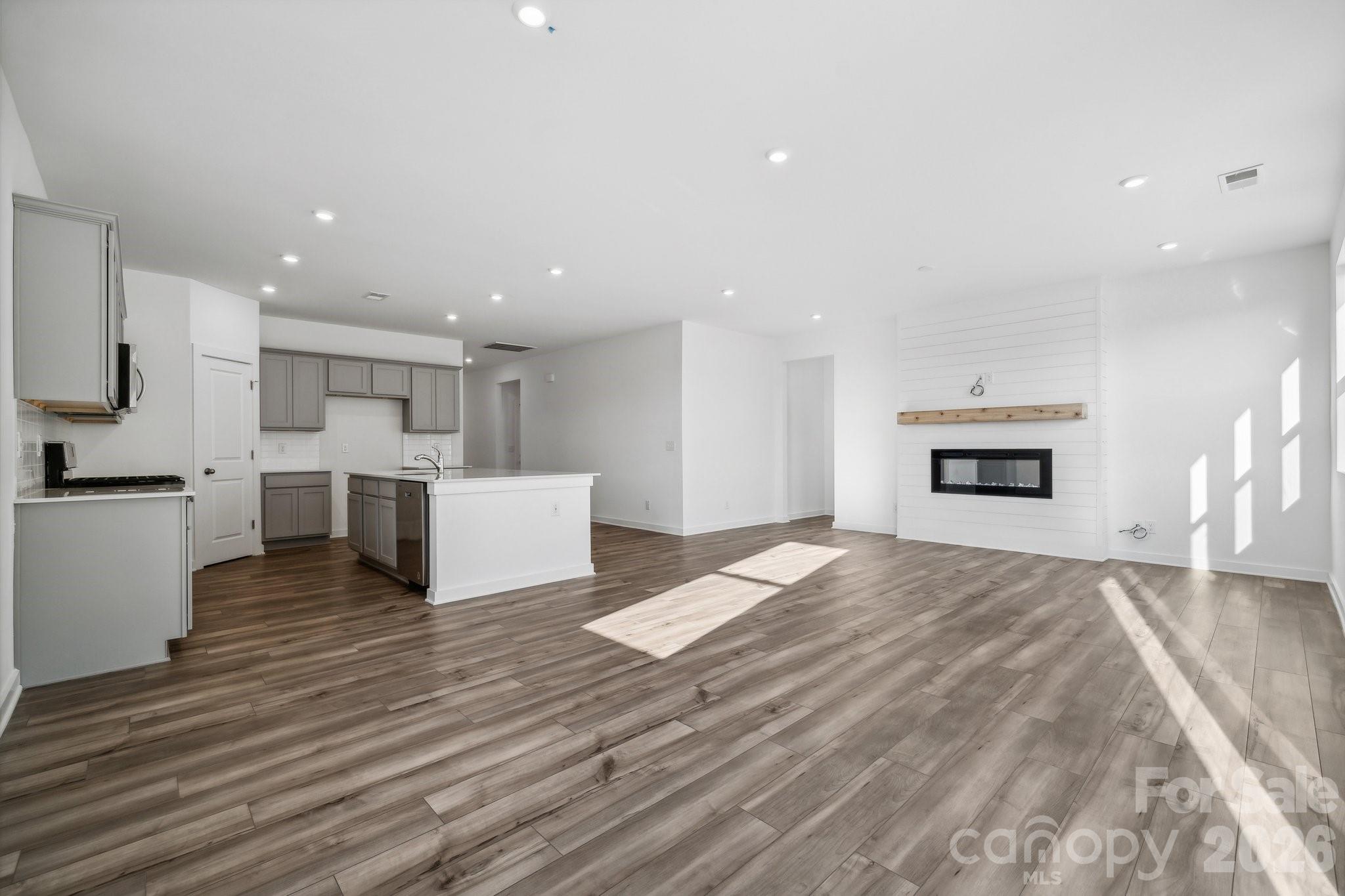 365 Ladue Lane Property Photo 15