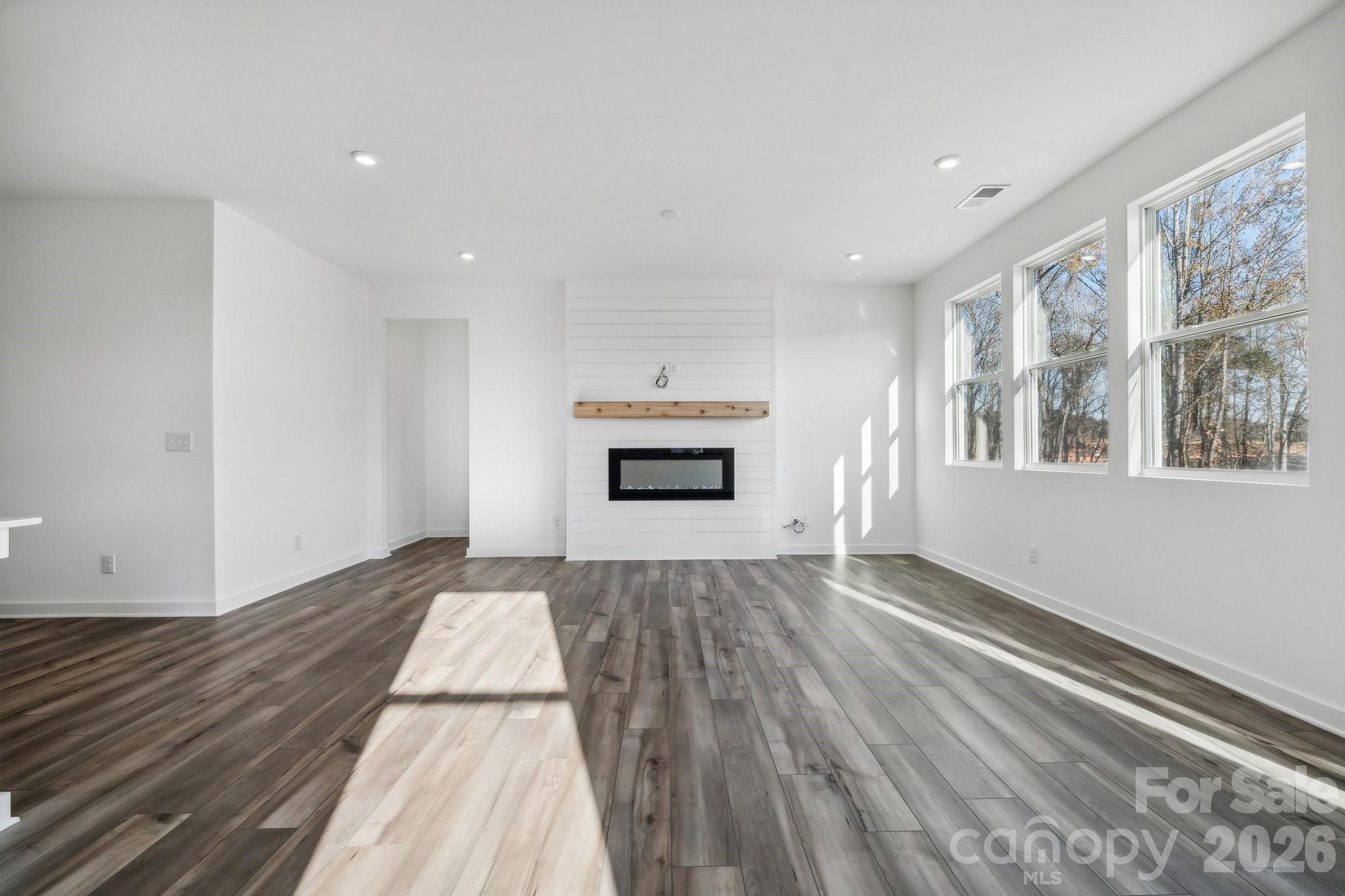 365 Ladue Lane Property Photo 17