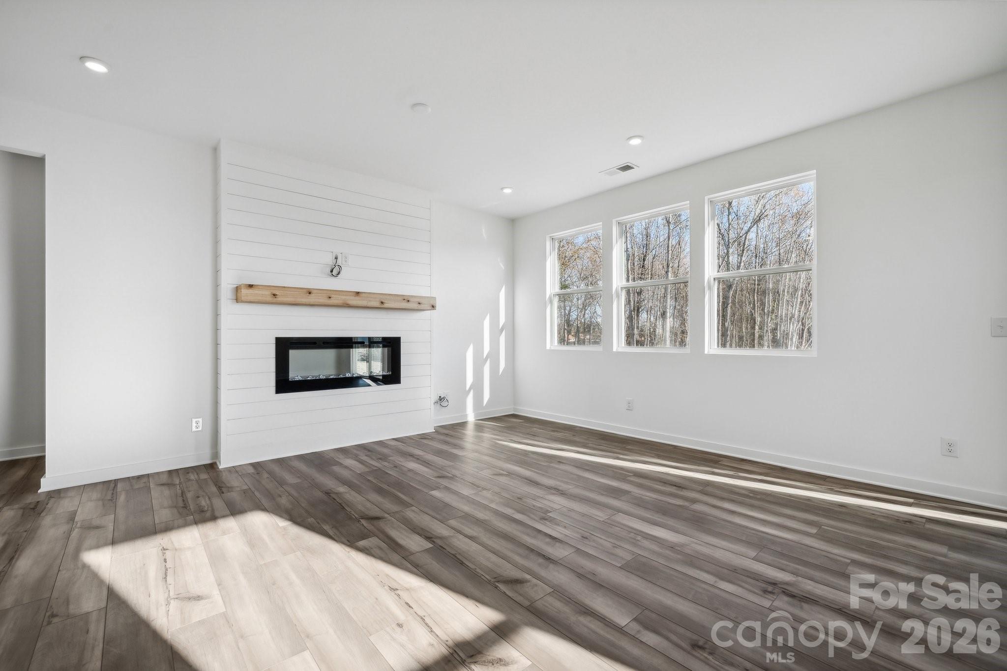 365 Ladue Lane Property Photo 18