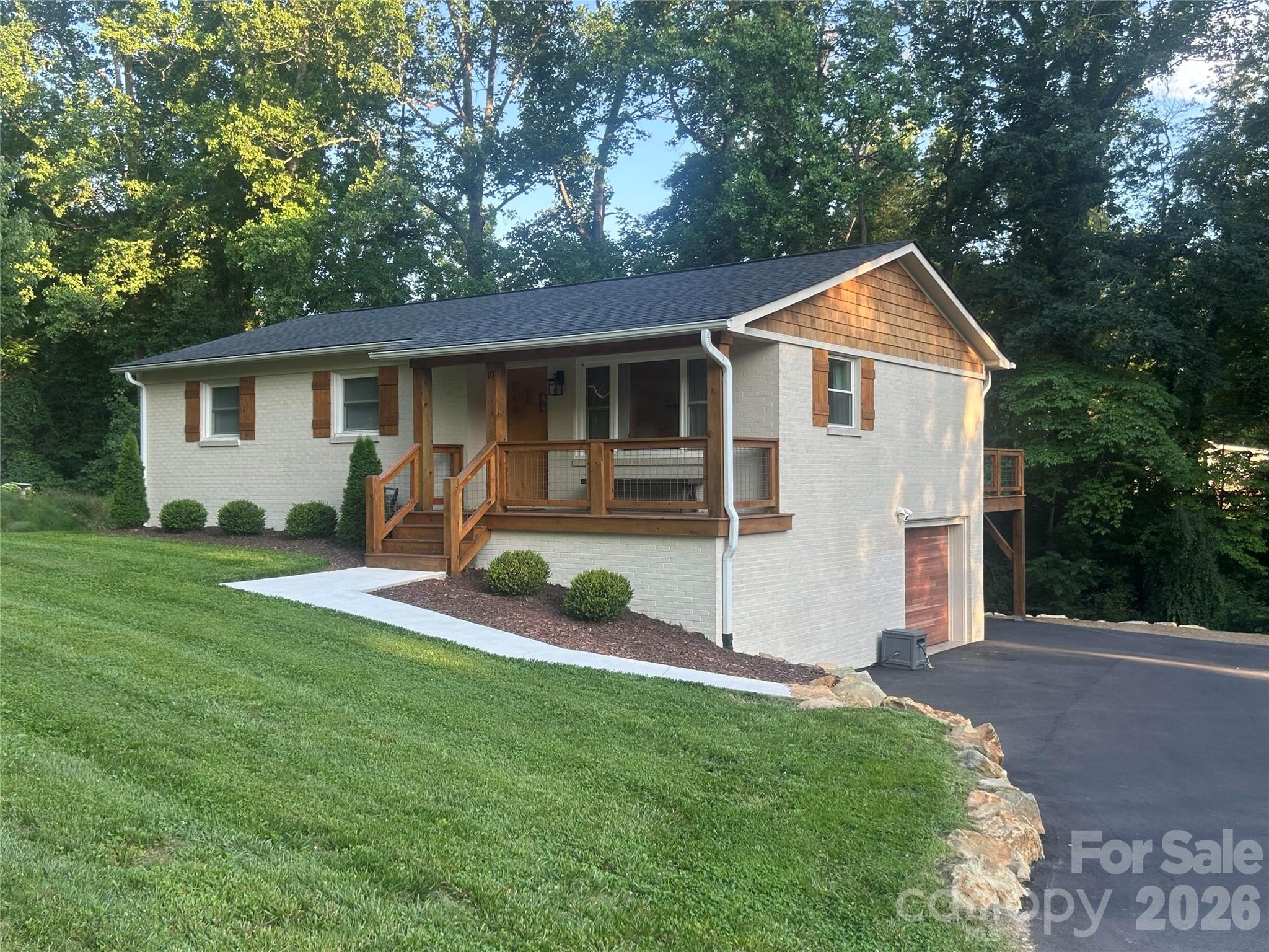 10 Oakwood Drive Property Photo 1