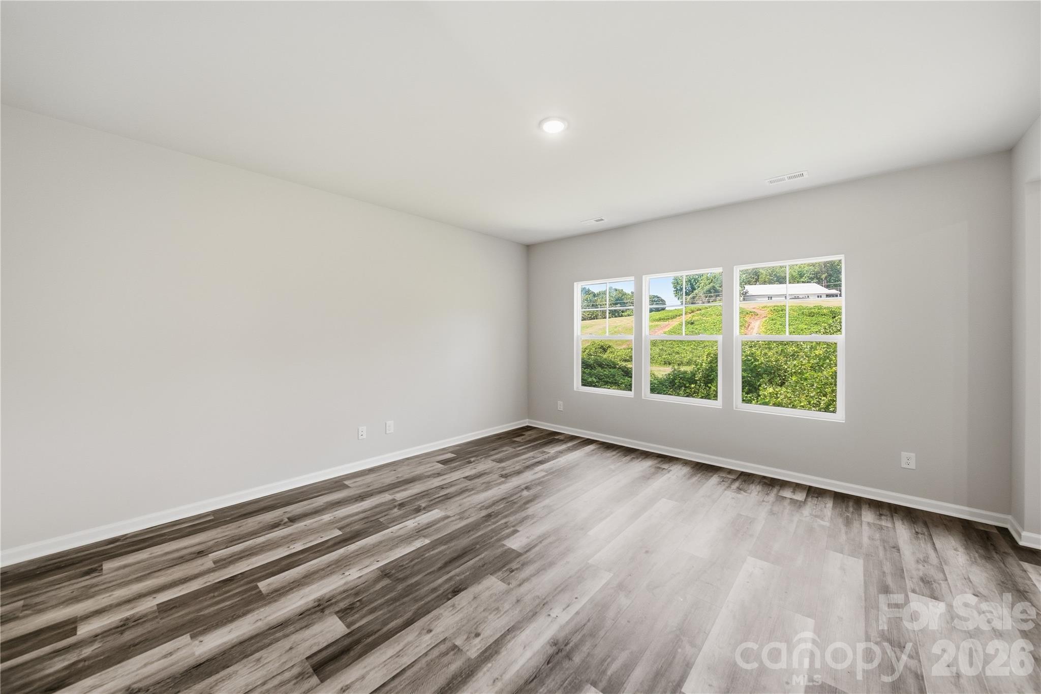 470 Woodberry Drive Property Photo 6