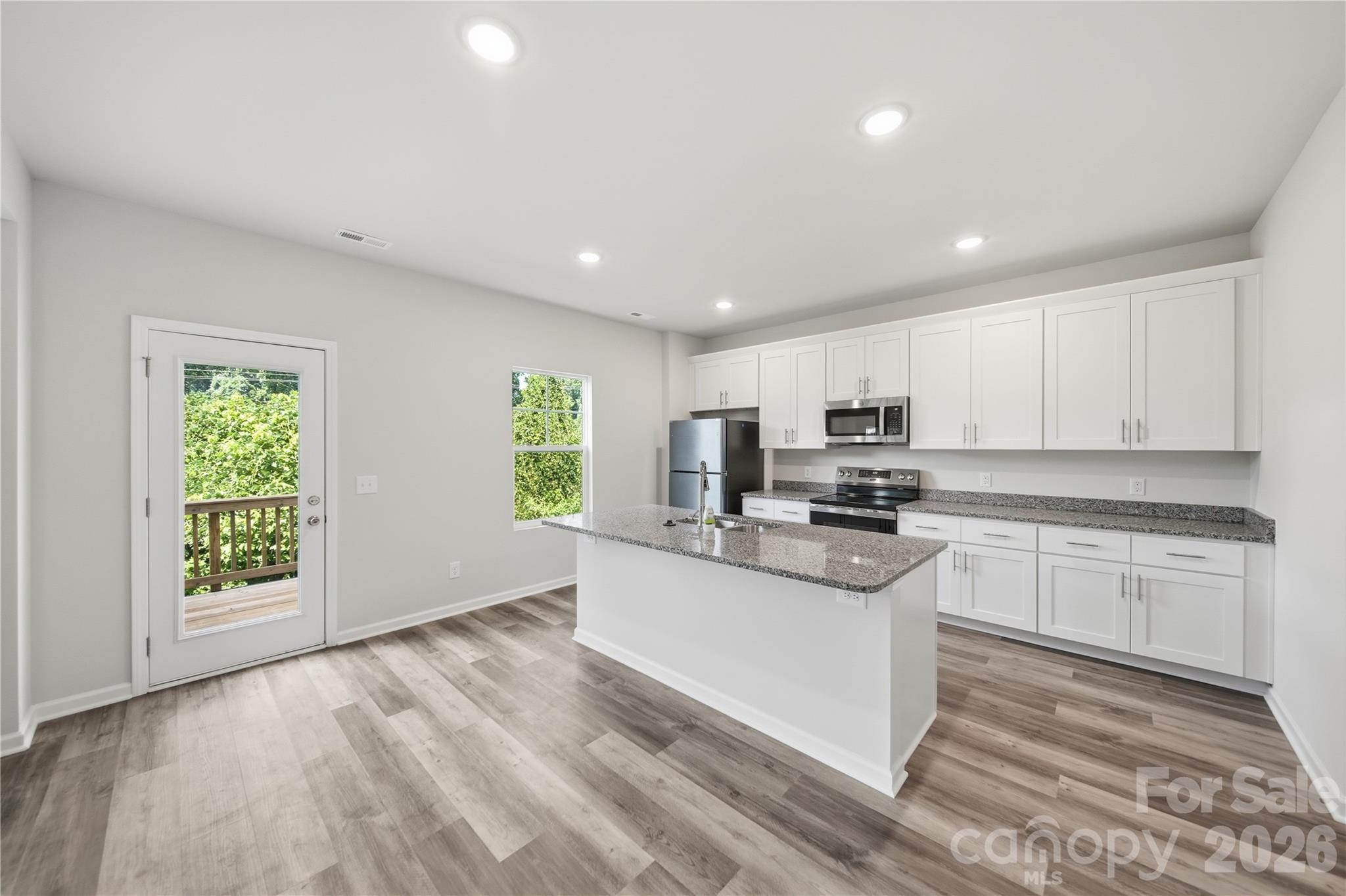 470 Woodberry Drive Property Photo 8