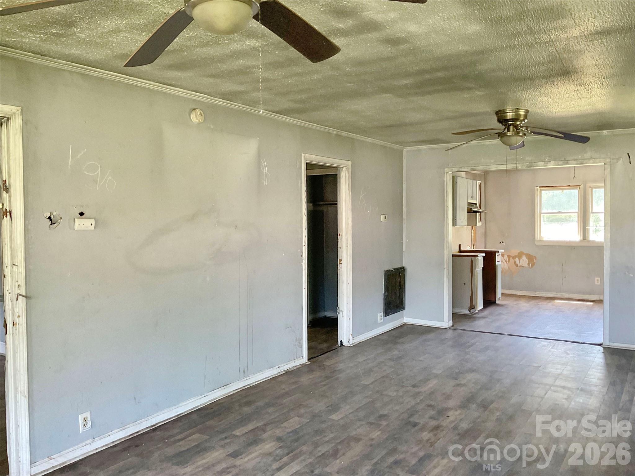 1024 Catawba Street Property Photo 6