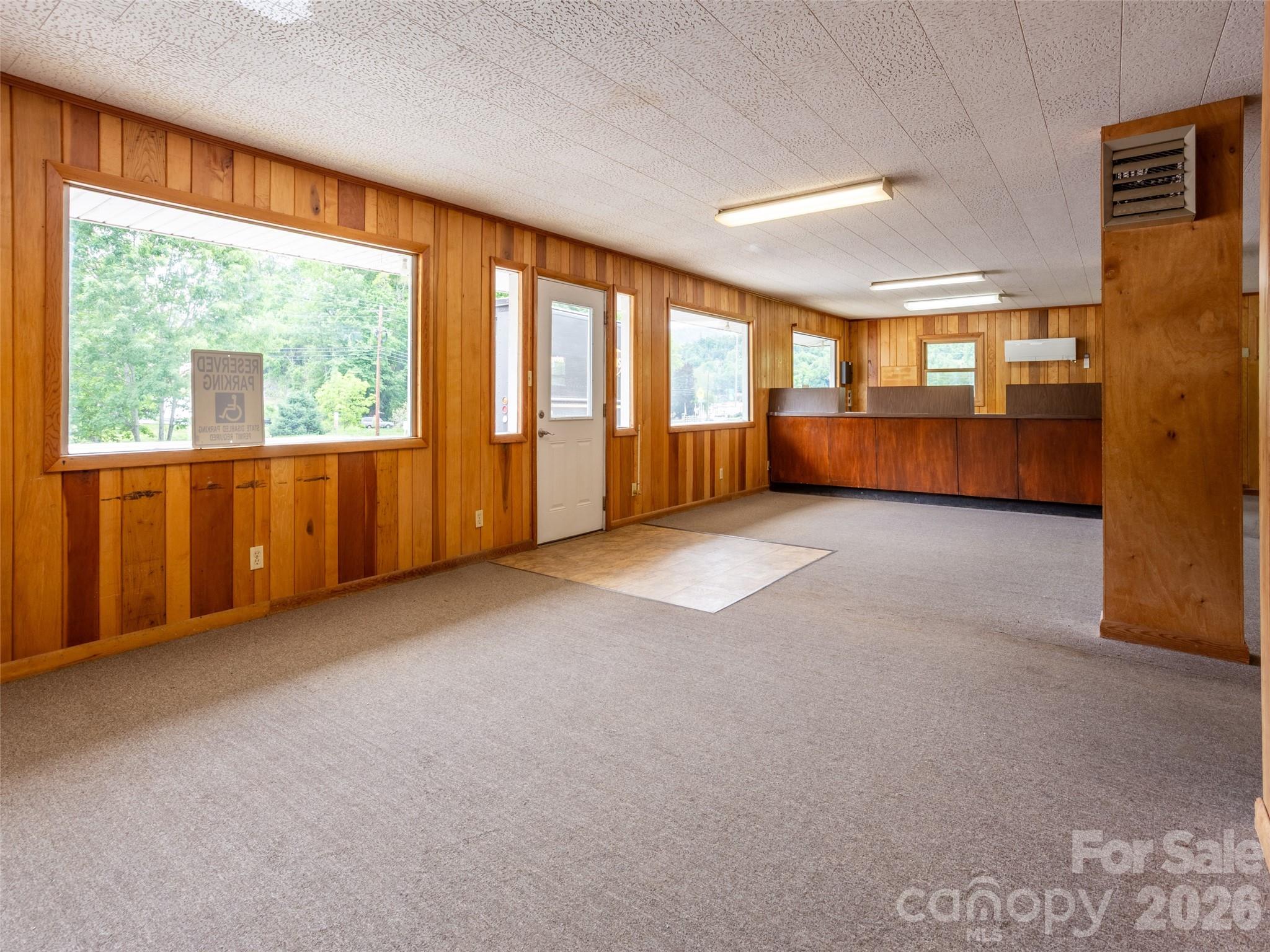 381-395 Crimson Laurel Way Property Photo 6