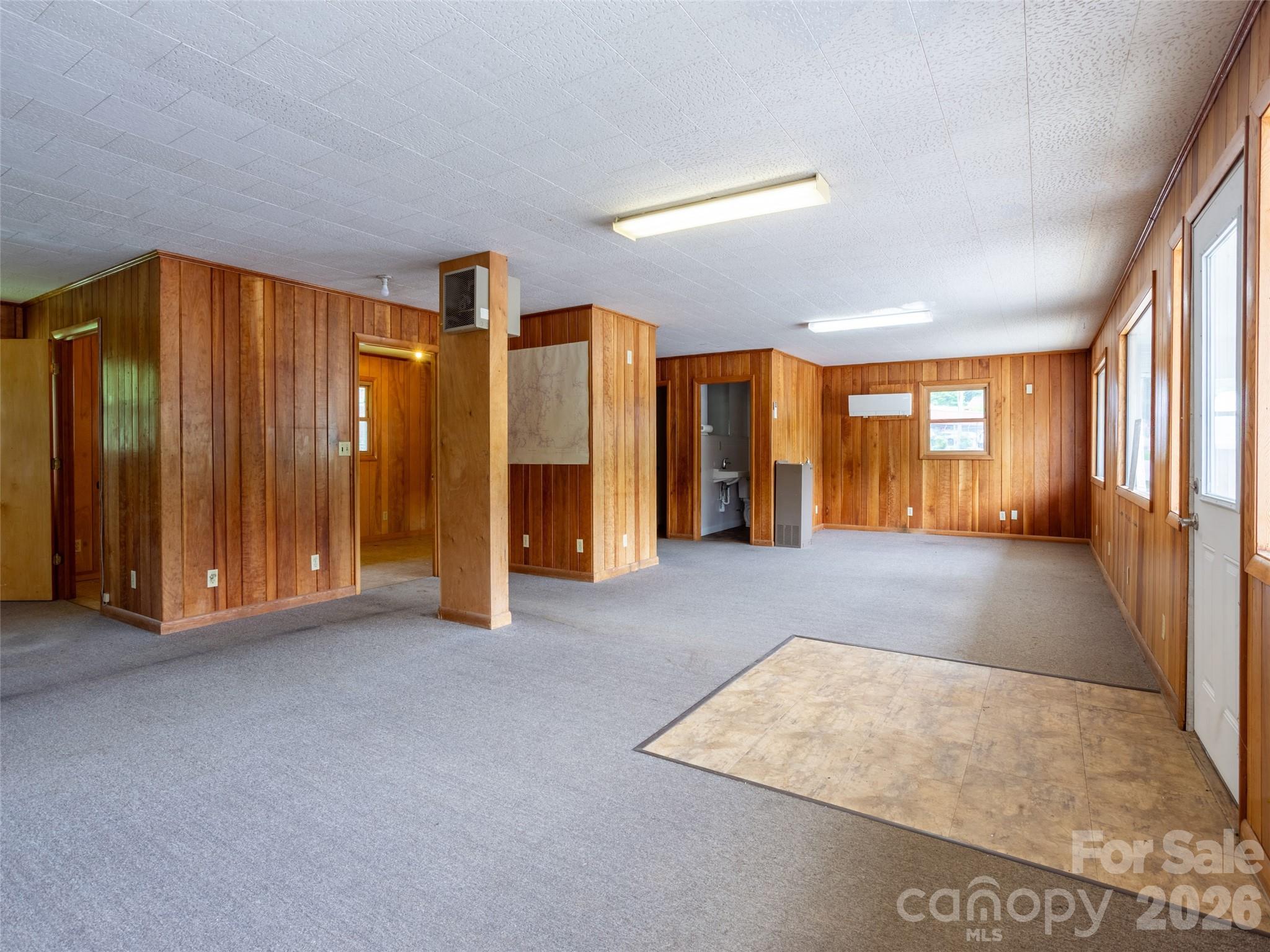 381-395 Crimson Laurel Way Property Photo 8
