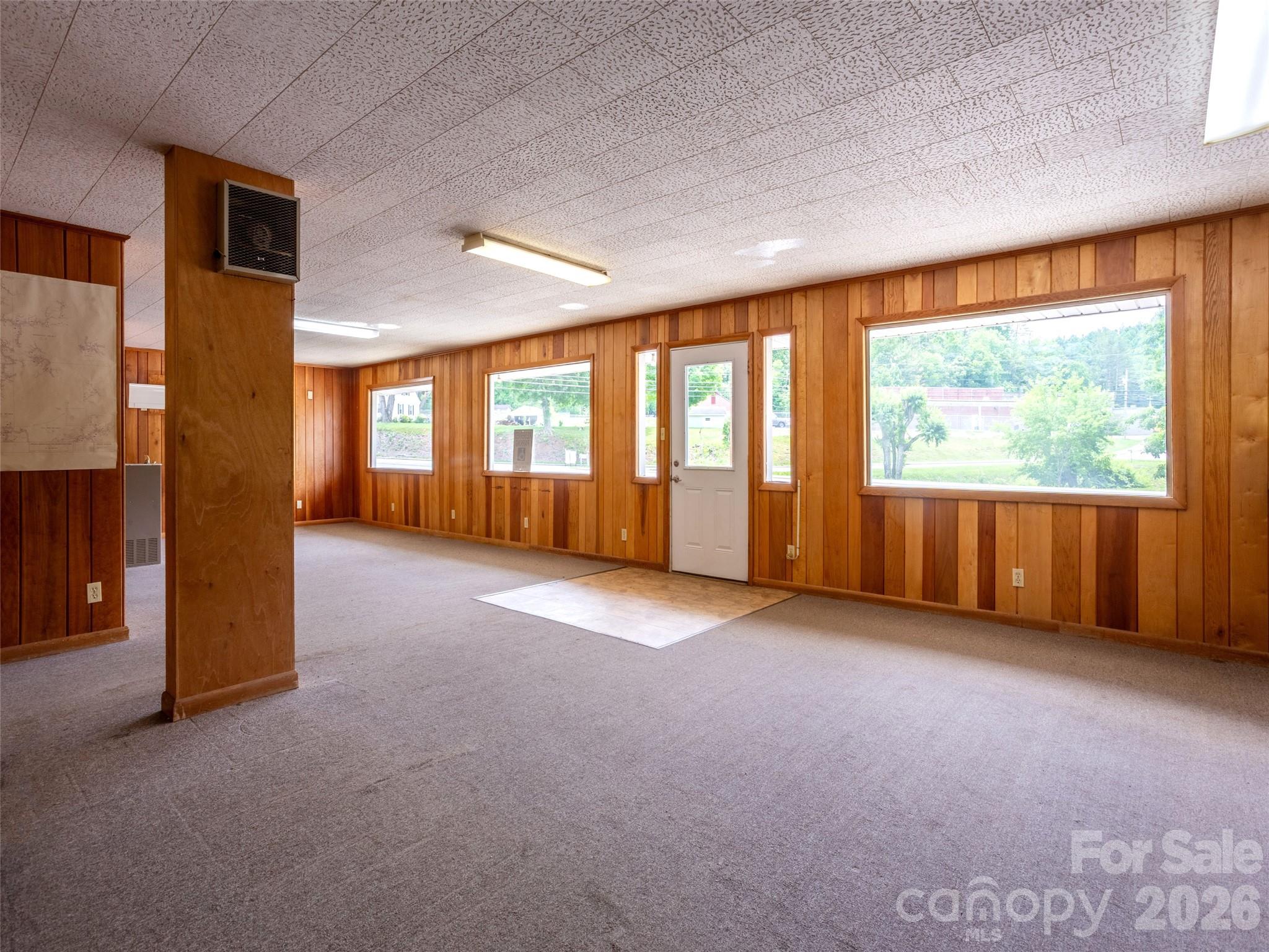 381-395 Crimson Laurel Way Property Photo 9