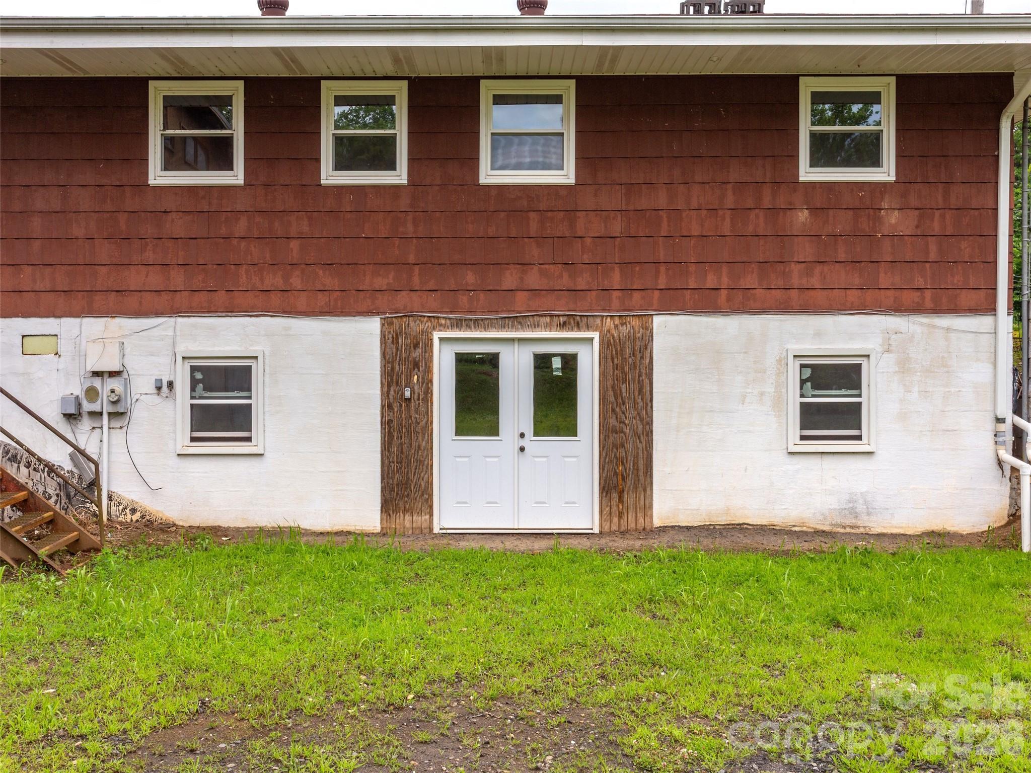 381-395 Crimson Laurel Way Property Photo 14