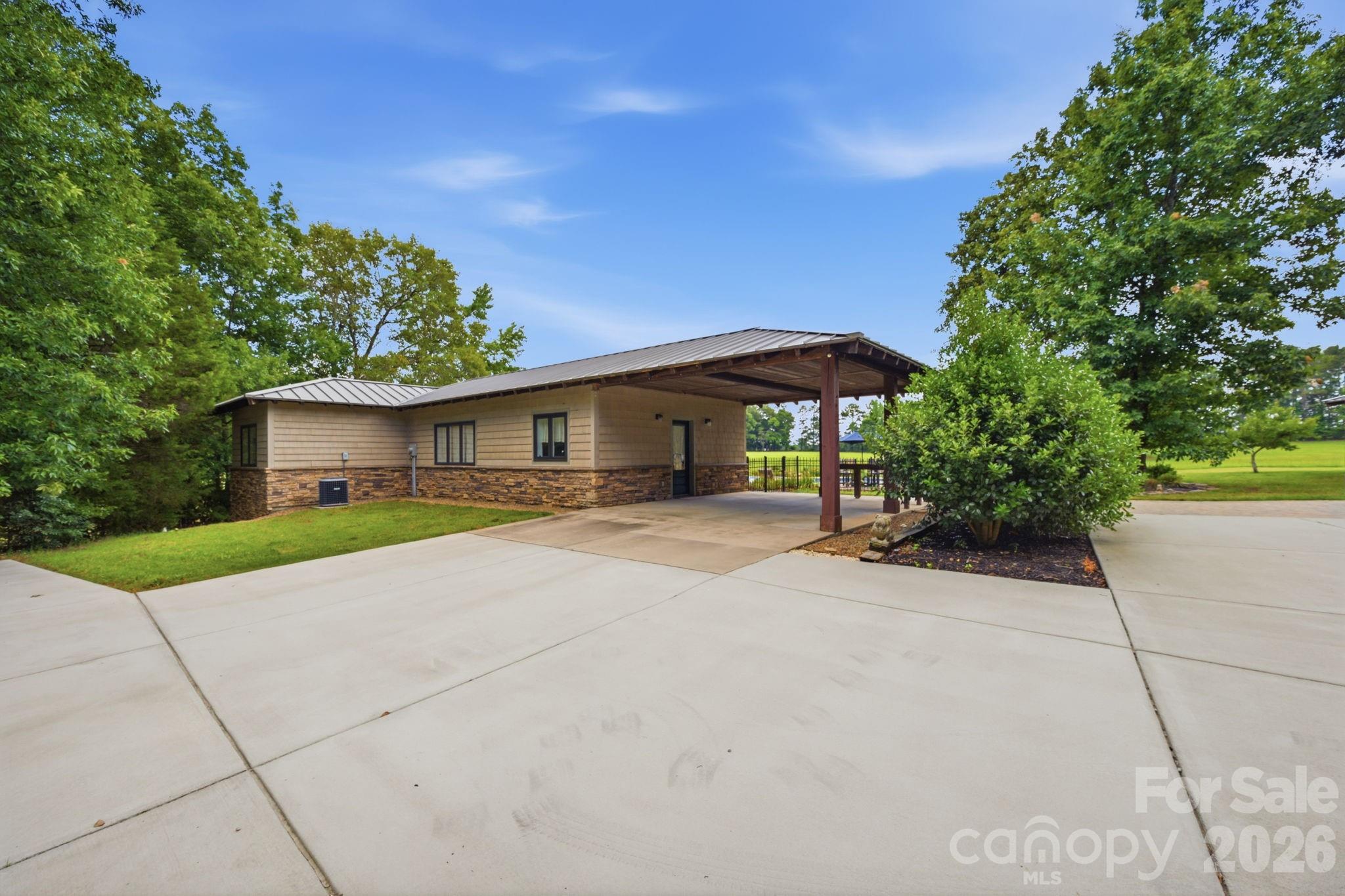 2545 N Rocky River Road Property Photo 24